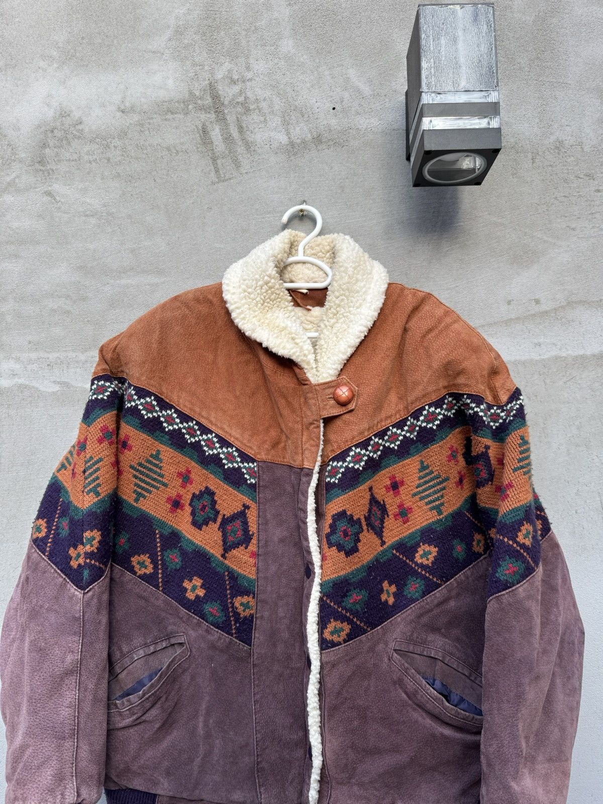 Vintage Vintage 90s Suede Aztec Jacket Shearling Ethno Chic Boho Size US L / EU 52-54 / 3 - 2 Thumbnail