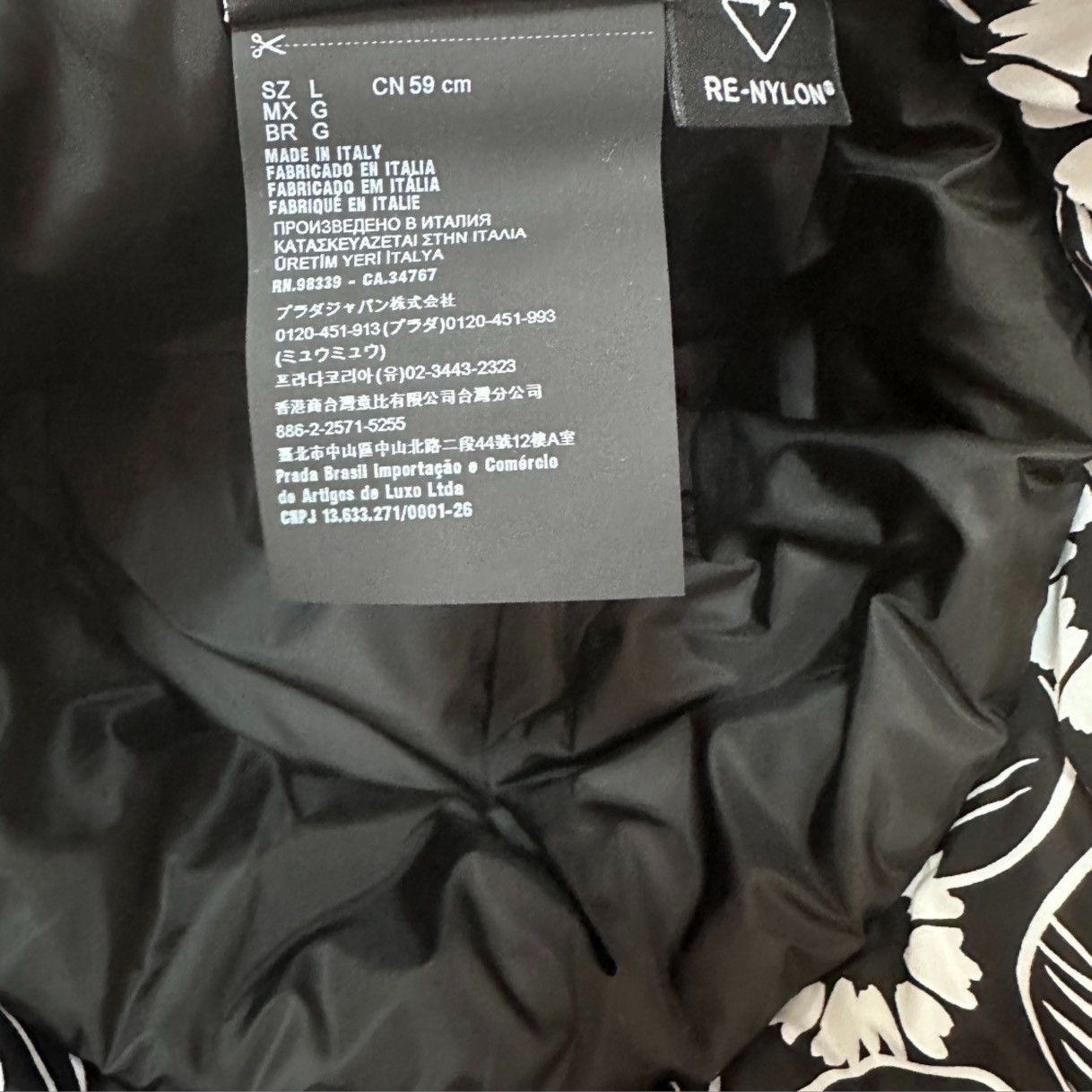 Prada Printed Nylon Bucket Hat Size ONE SIZE - 12 Thumbnail