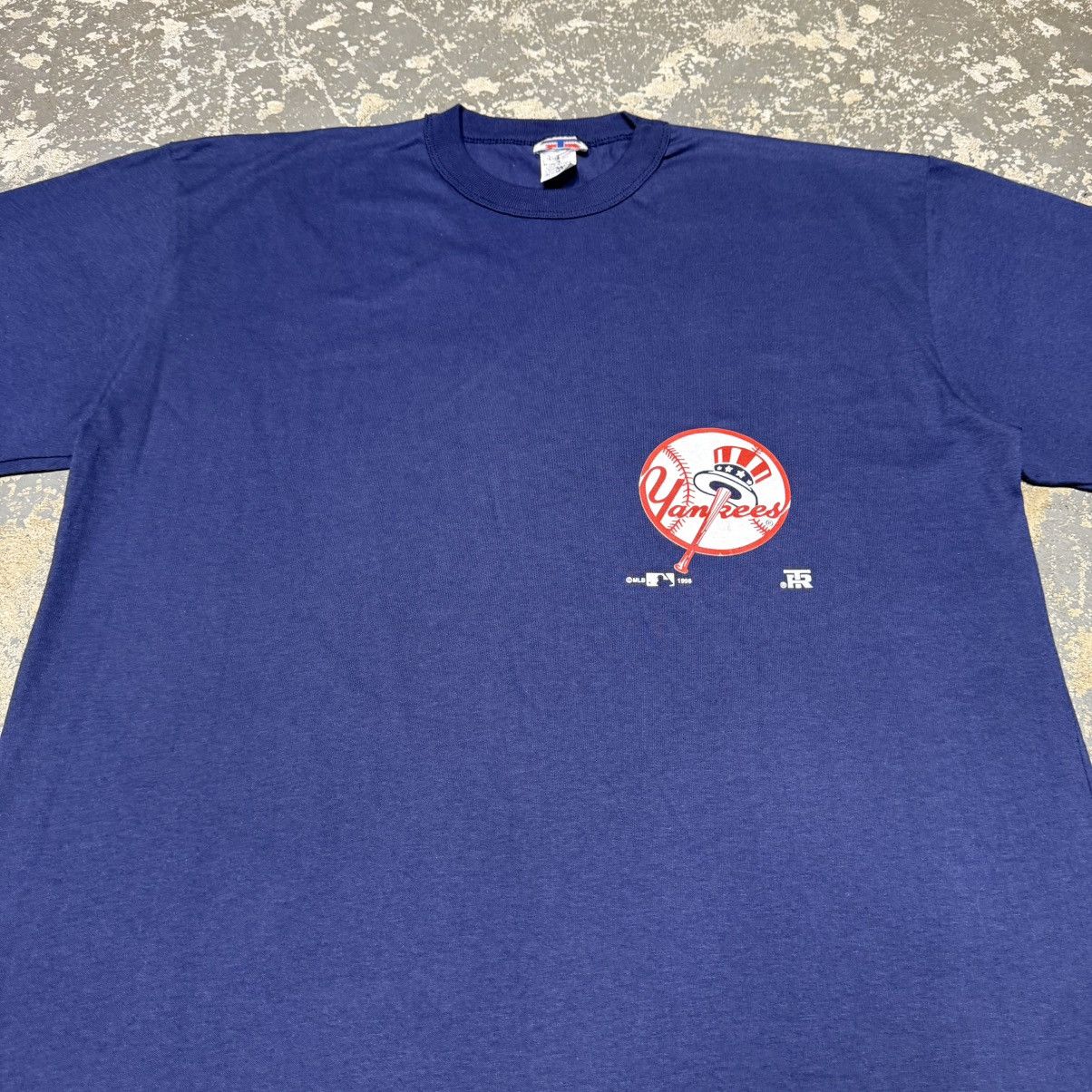 Vintage Vintage New York Yankees Small Logo 1996 Tshirt Size US L / EU 52-54 / 3 - 8 Thumbnail