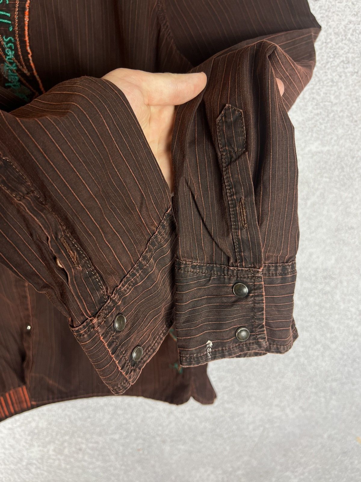 Diesel Rare! Vintage Diesel Avant-Garde Big Embroidered Logo Shirt Size US XL / EU 56 / 4 - 11 Thumbnail
