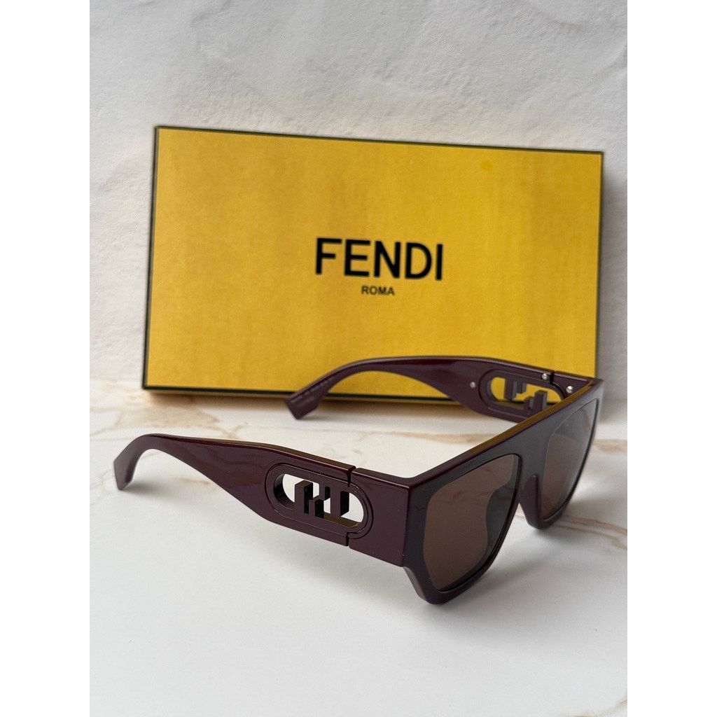 Fendi NEW Fendi FE40108U Burgundy Flat Top Sunglasses Size ONE SIZE - 2 Thumbnail