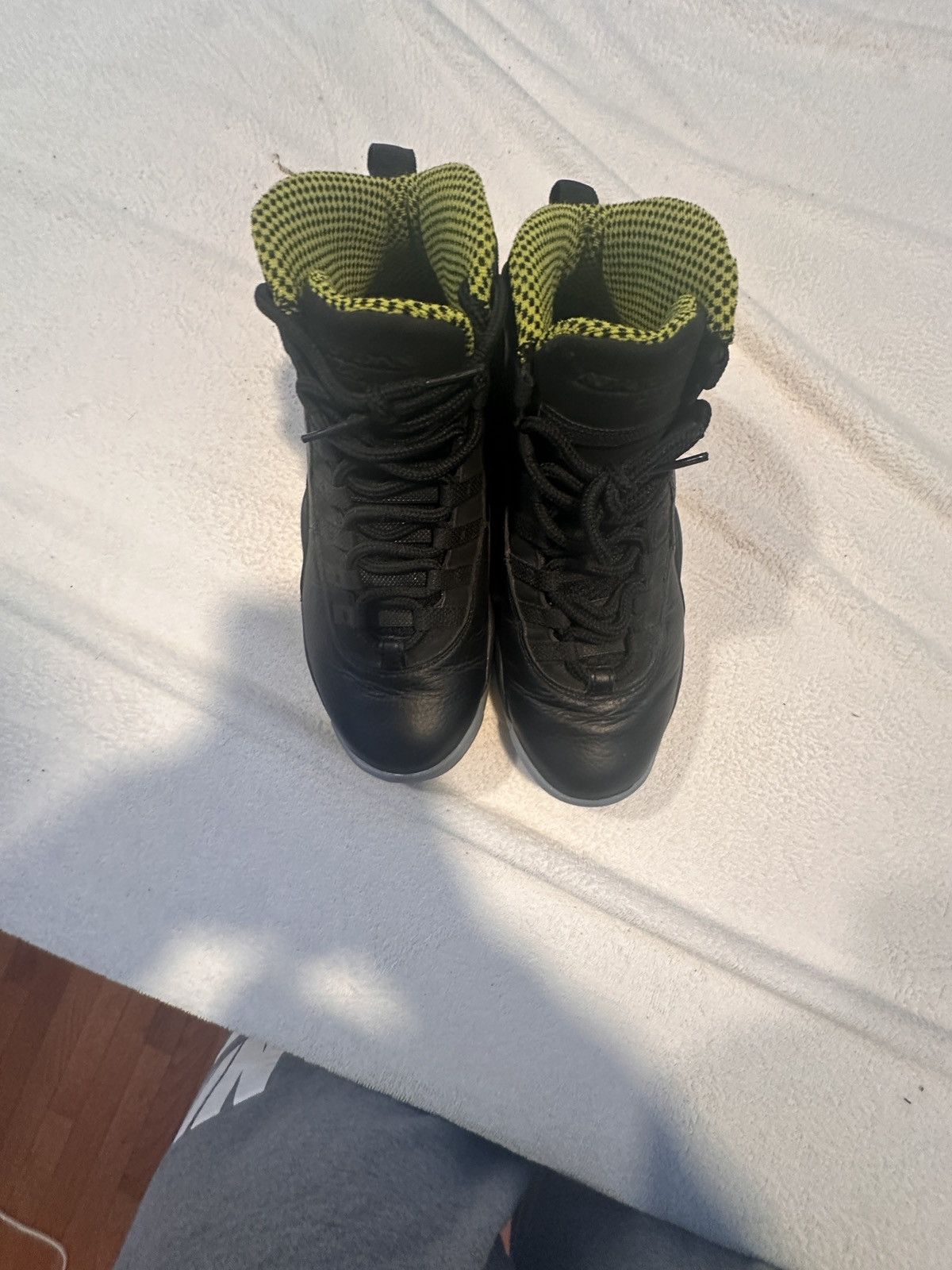 Nike Jordan retro 10 venoms Size US 8.5 / EU 41-42 - 10 Preview