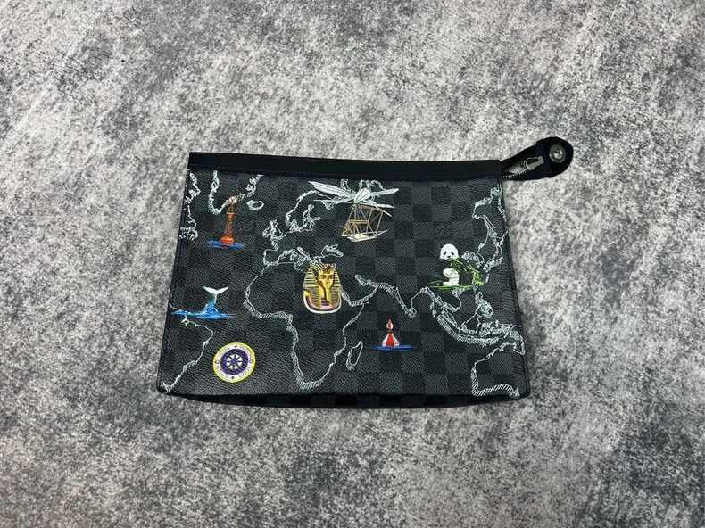 Louis Vuitton Louis Vuitton Map Limited Clutch bag Size ONE SIZE - 1 Thumbnail