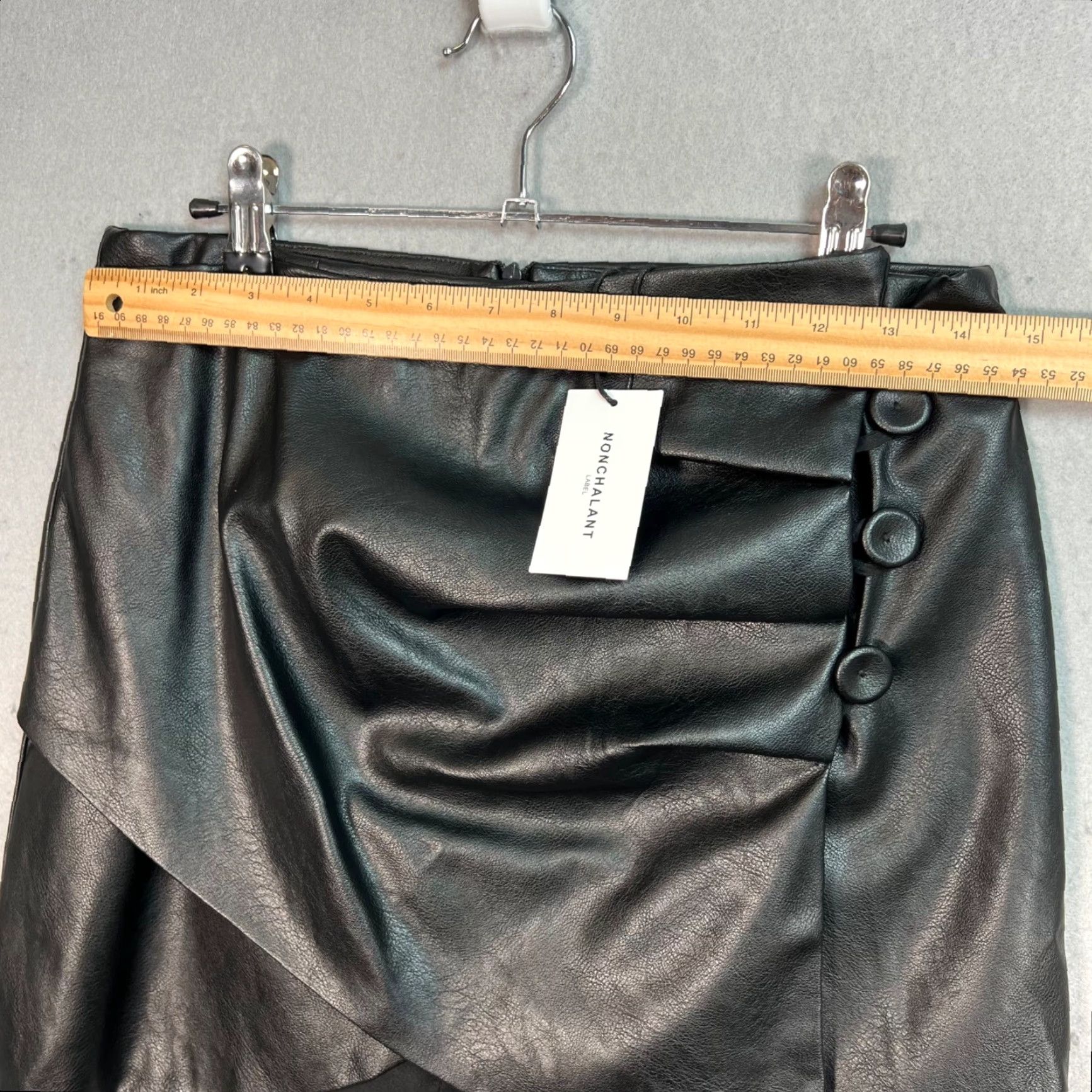 Vintage VINTAGE Nonchalant Label Womens Small Black Faux Leather Mini Skirt Button Detail Size 28" / US 6 / IT 42 - 6 Thumbnail