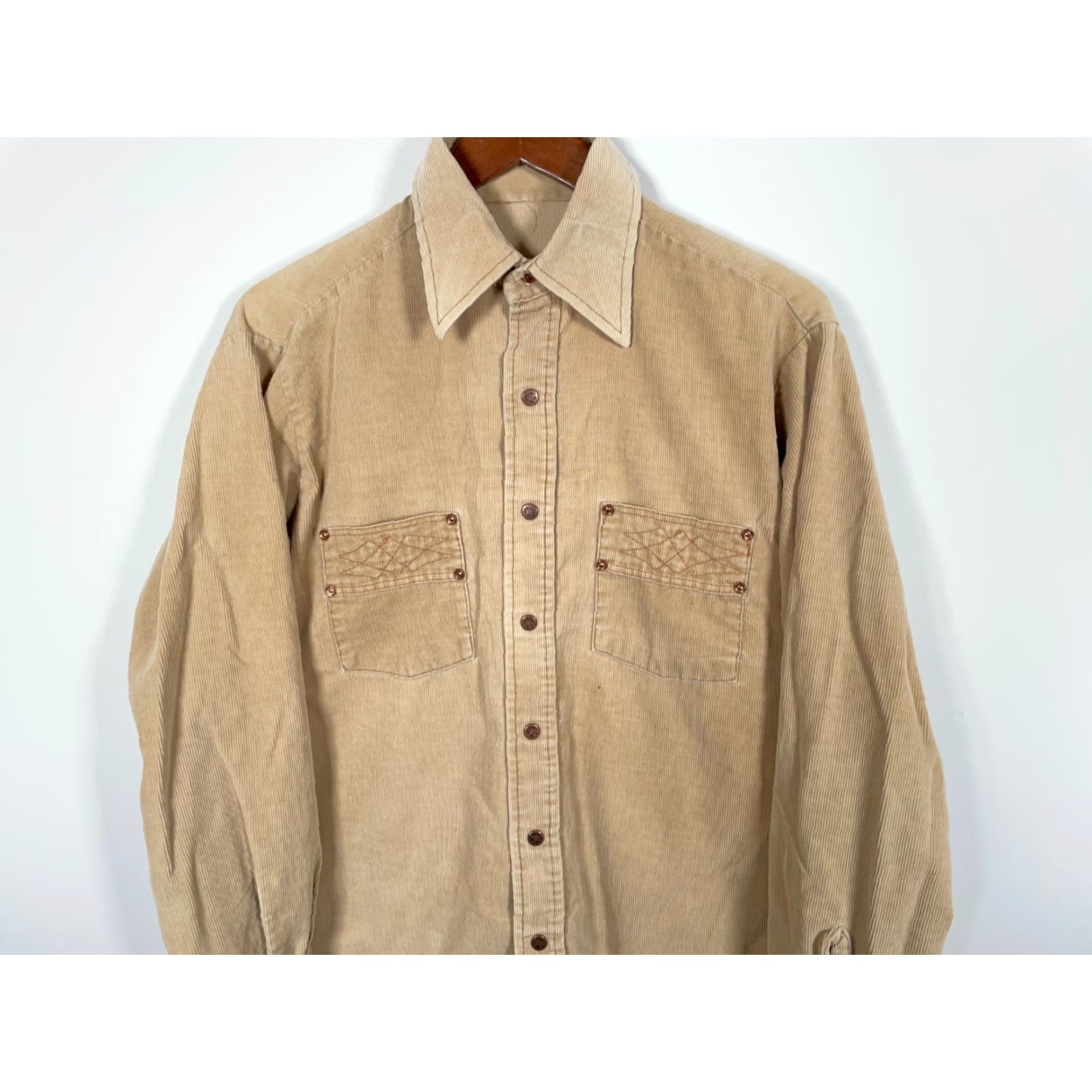 Wrangler VINTAGE Wrangler Corduroy Shirt Men Large Beige Snap Button Western 70s 80s Rockabilly Size US L / EU 52-54 / 3 - 3 Thumbnail