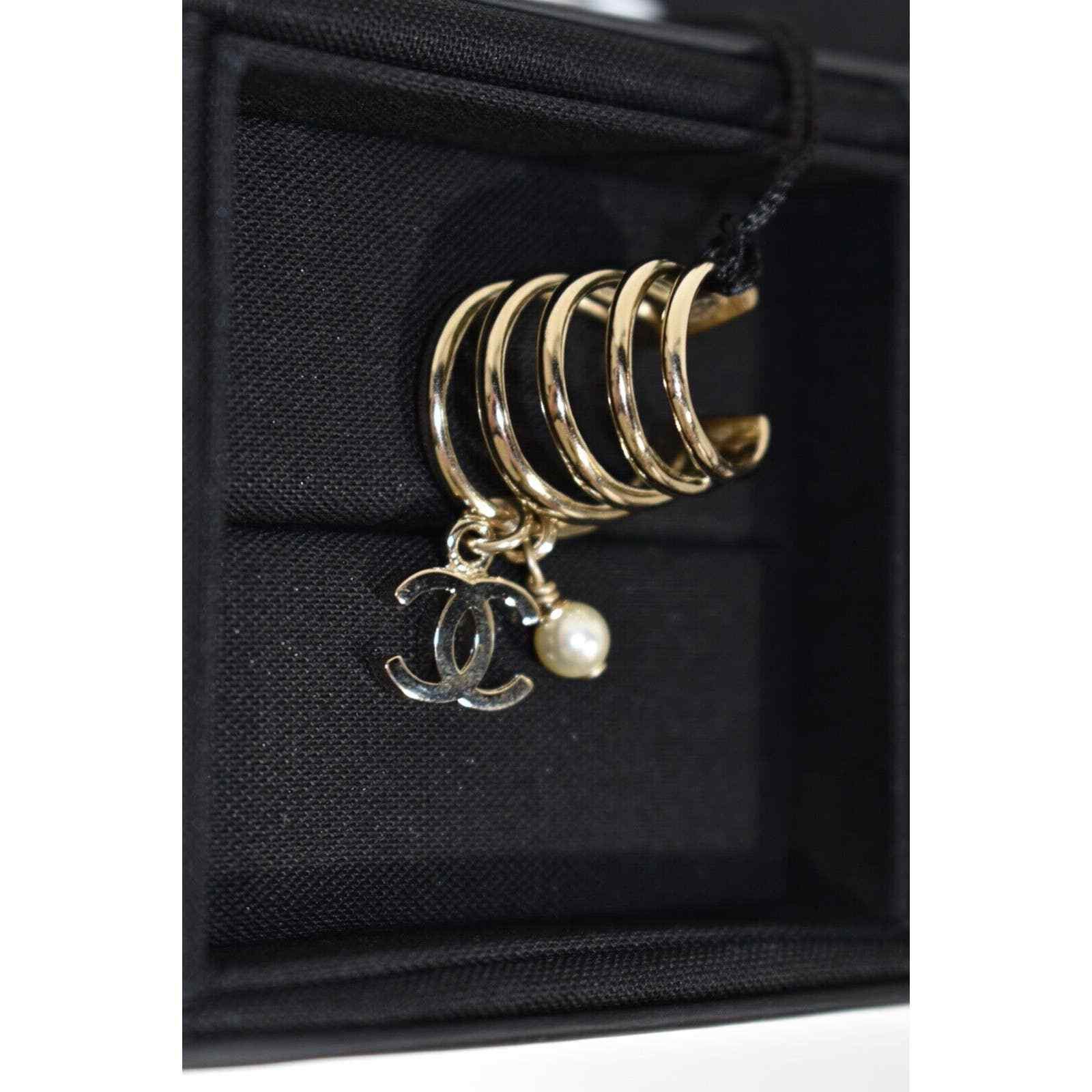 Chanel Chanel Gold Pearl White Drop Statement Cuff Earring Jewel Size ONE SIZE - 8 Thumbnail