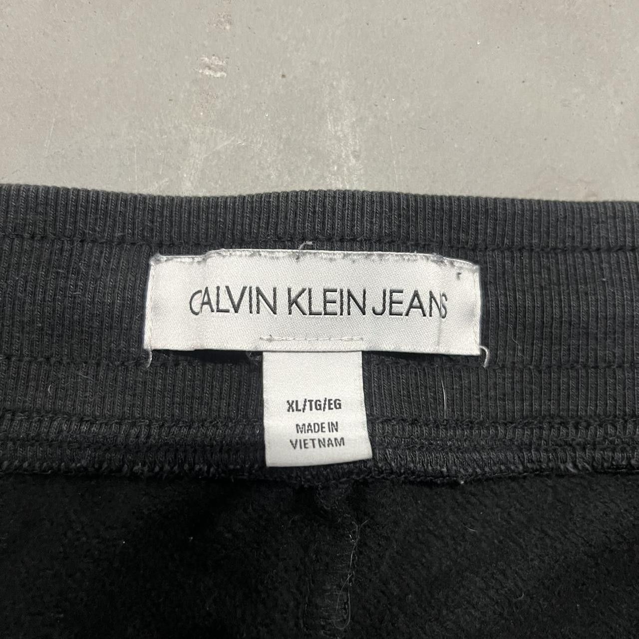 Calvin Klein Vintage Y2K/2000s Black Calvin Klein Sweatpants with Pockets and adjustable waistband w/ drawstrings! Size US 40 / EU 56 - 7 Thumbnail