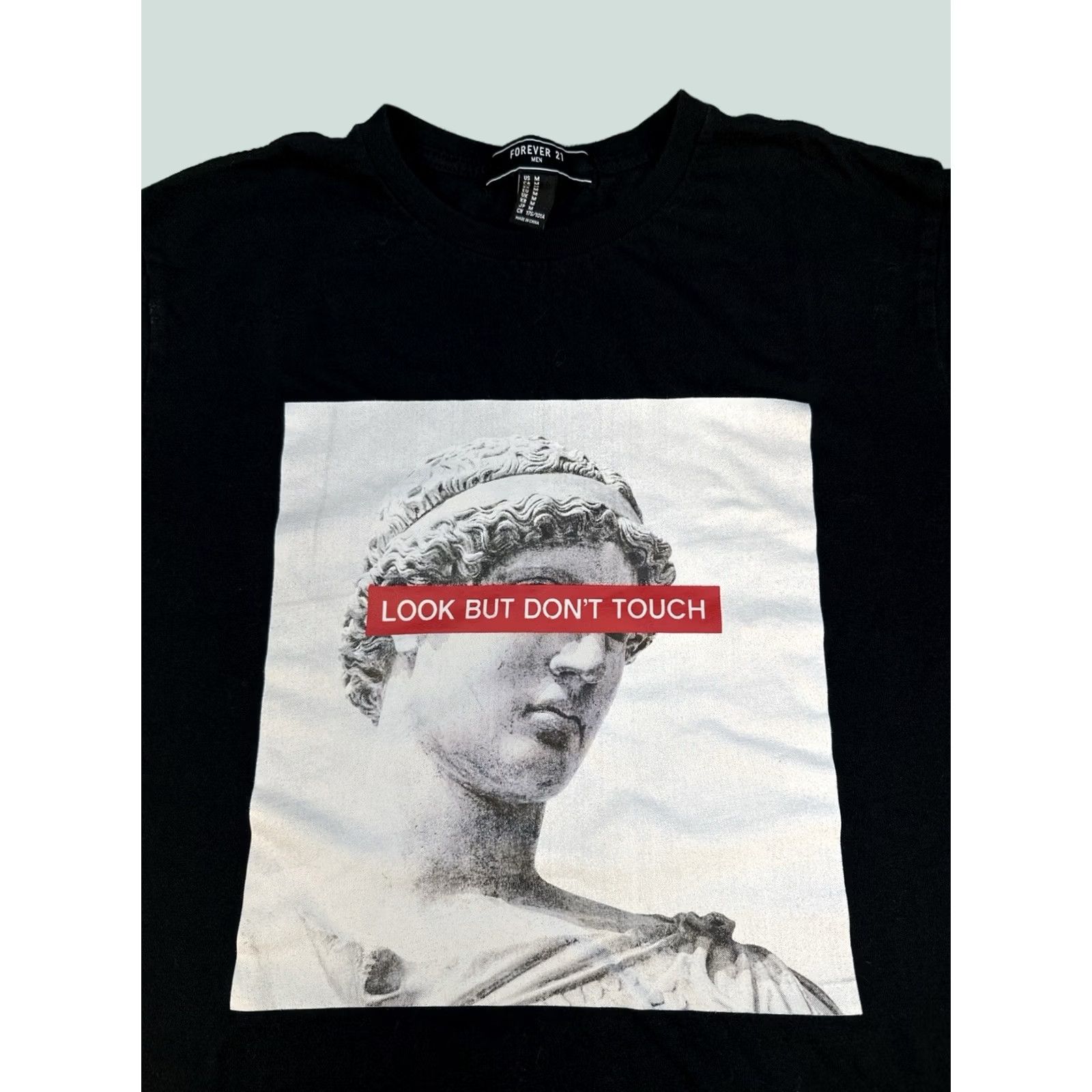 Forever 21 Forever 21 Look But Dont Touch Graphic T Shirt Mens M Black Size US M / EU 48-50 / 2 - 1 Thumbnail
