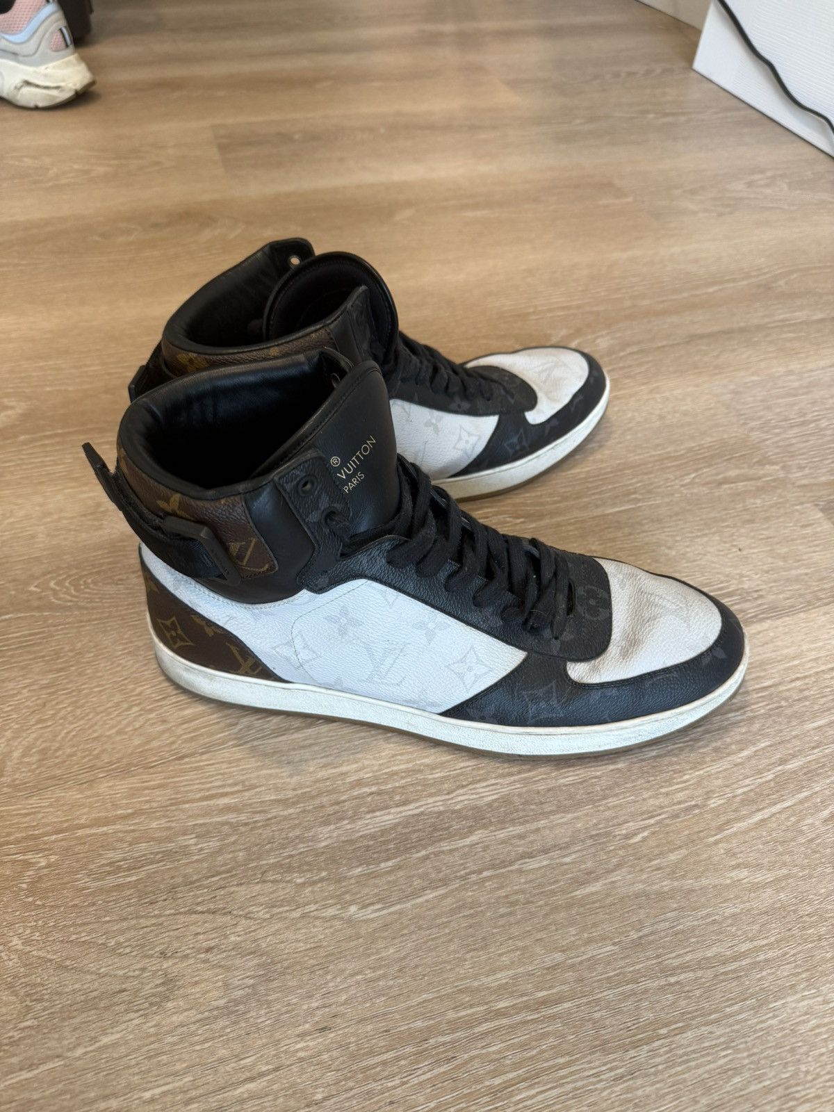 Louis Vuitton High top Louis Sneakers Size US 10 / EU 43 - 2 Thumbnail