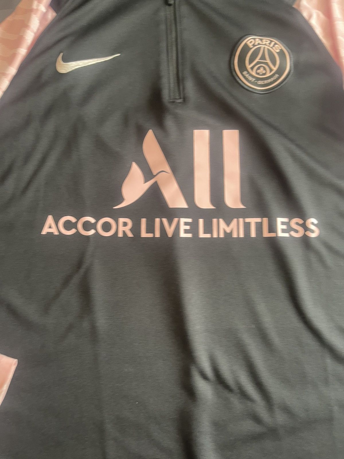 Nike Paris-Saint-Germain tracksuit, black and pink size m Size US 40 / EU 56 - 4 Thumbnail