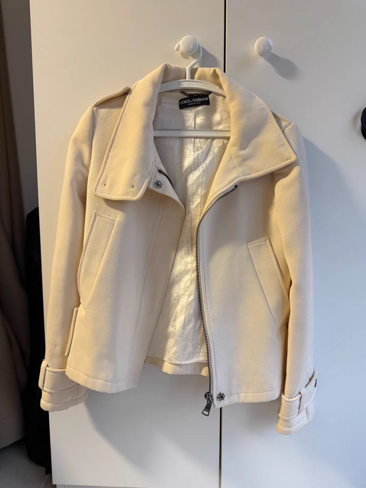 Dolce & Gabbana Dolce & Gabbana Vintage Ivory Silk Print Jacket Size 40 Size S / US 4 / IT 40 - 1 Thumbnail
