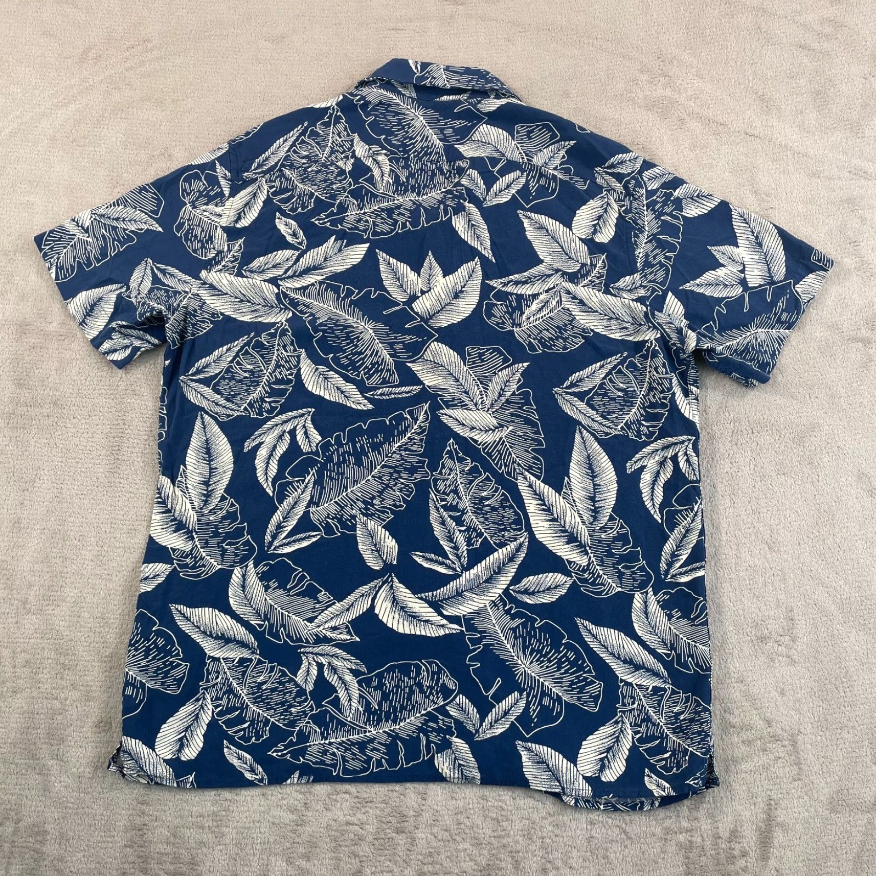Banana Republic Banana Republic Hawaiian Camp Shirt Men Medium Blue Floral Loop Collar Aloha Size US M / EU 48-50 / 2 - 4 Thumbnail