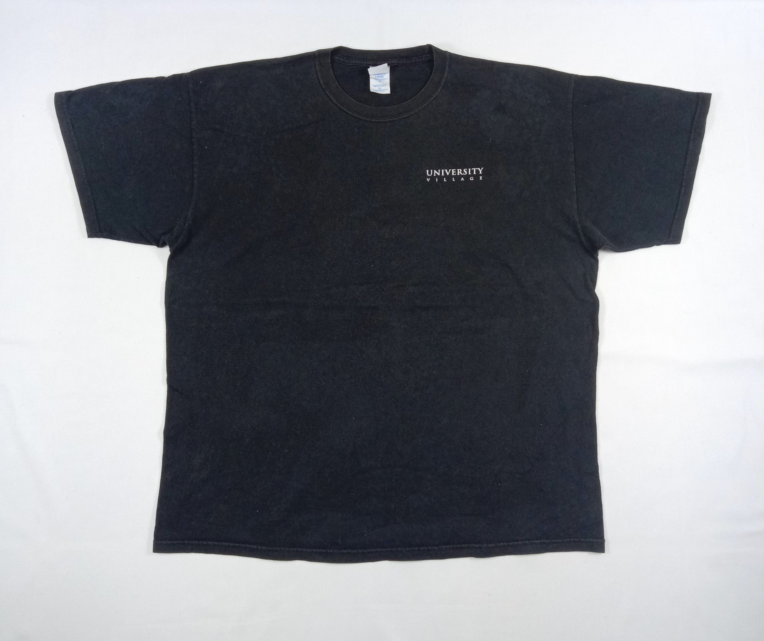 Vintage Vintage University Village Sacramento California T Shirt Size US XL / EU 56 / 4 - 3 Thumbnail