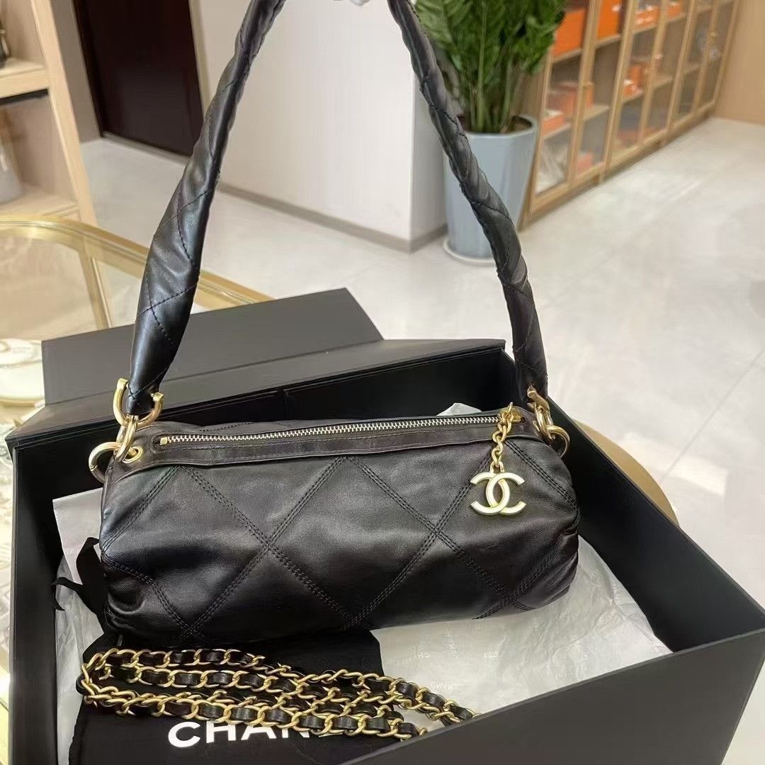 Chanel Pre-loved Bag Very good condition Size ONE SIZE - 1 Thumbnail