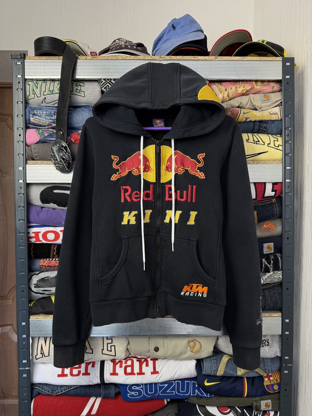 Japanese Brand Red Bull Vintage Zip Hoodie Big Center Logo Y2K Size US S / EU 44-46 / 1 - 1 Thumbnail