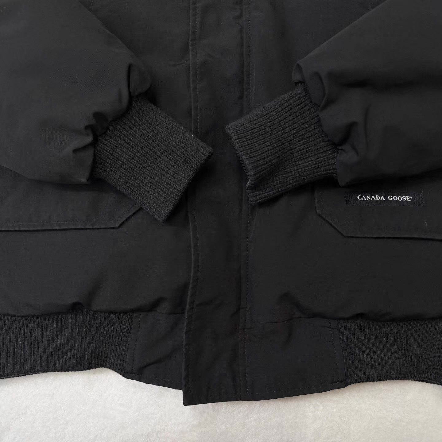 Canada Goose Canada Goose Black Short Bomber Down Jacket Q10 Size US L / EU 52-54 / 3 - 3 Thumbnail