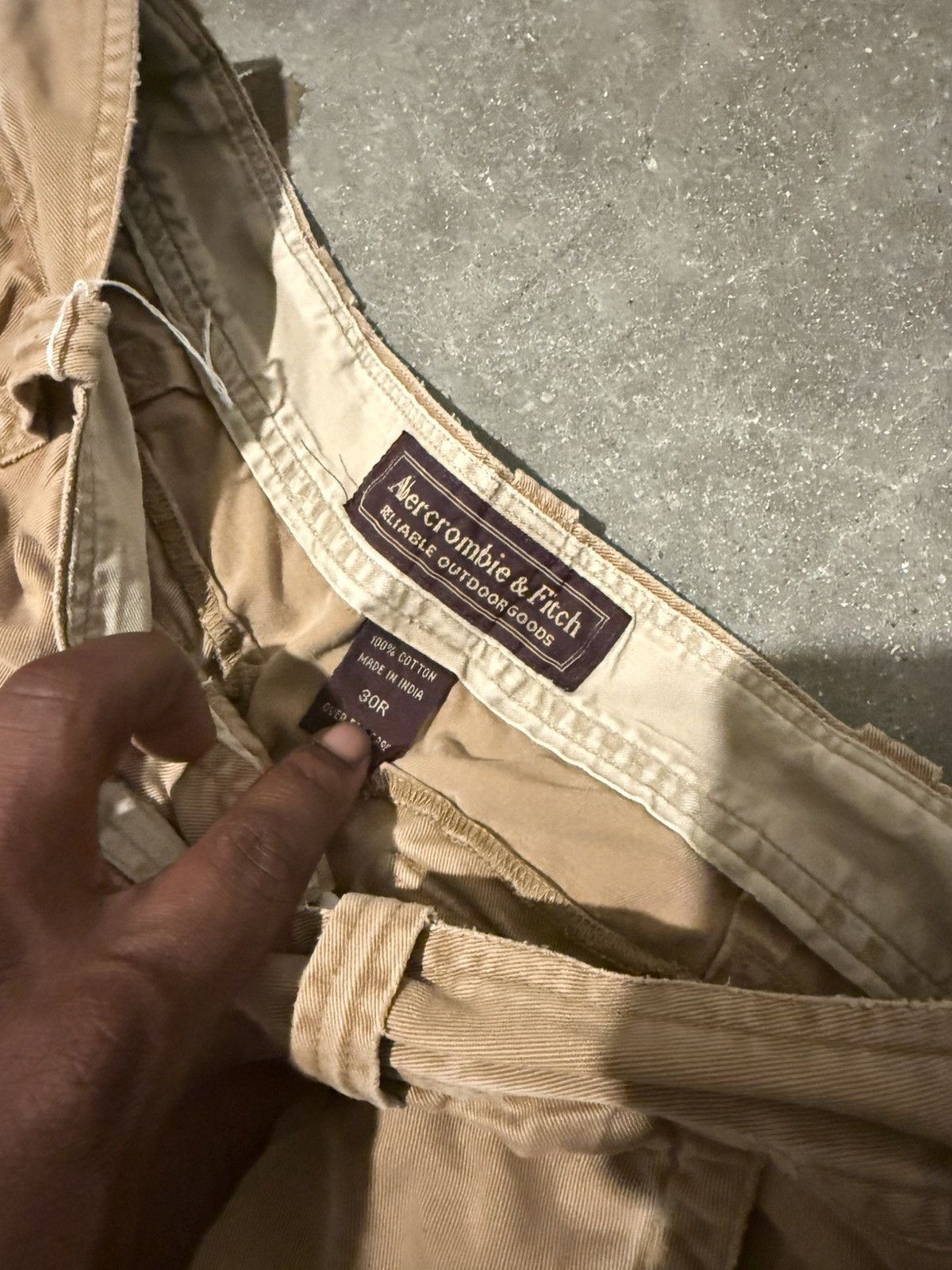 Abercrombie & Fitch Vintage Abercrombie & Fitch Khaki Cargo Pants Size US 30 / EU 46 - 4 Thumbnail