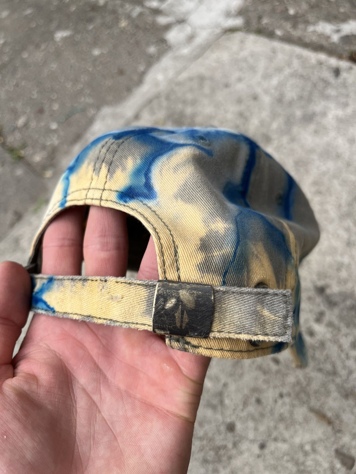 Japanese Brand Custom 1/1 Dad Cap Gull Color Bleach and airbrush Size ONE SIZE - 6 Thumbnail