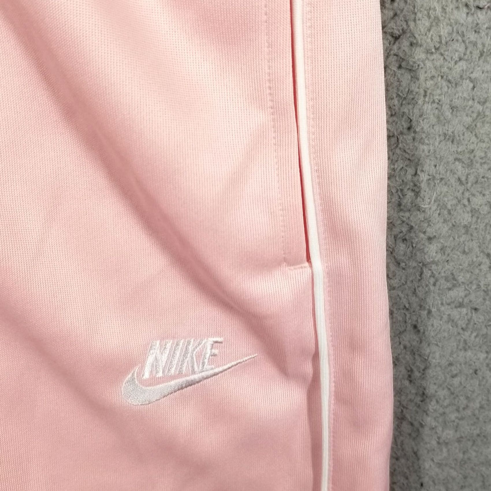 Nike Nike Club Shorts Pink Men Medium Loose Fit DX0733-686 Size US 31 - 4 Thumbnail