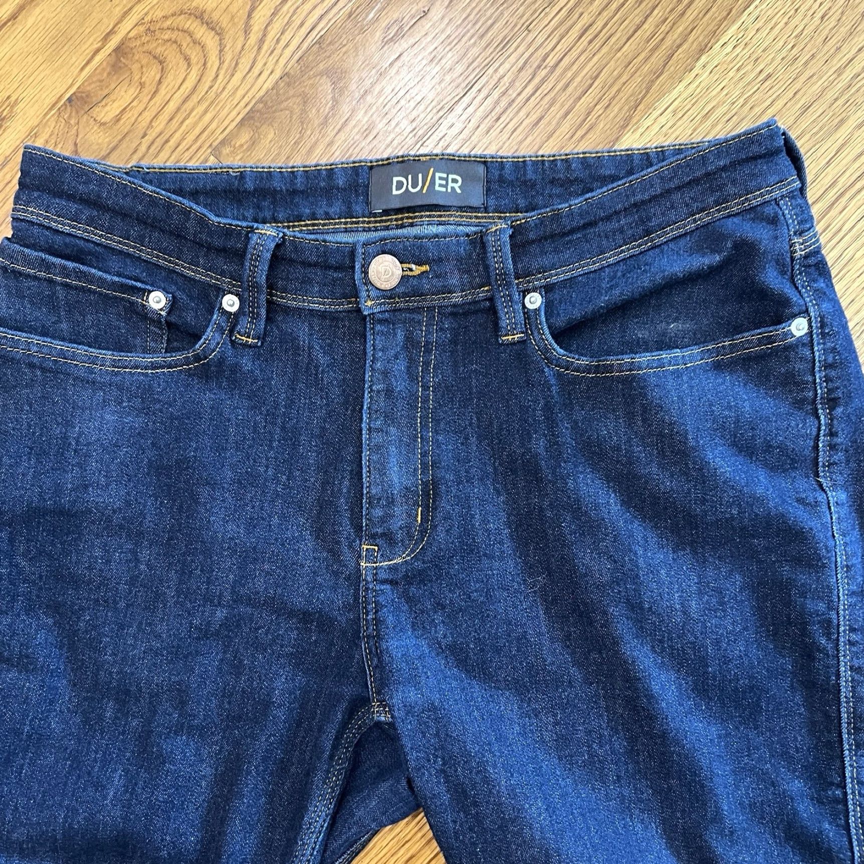 Vintage DU/ER L2X Relaxed Taper Dark Wash Jeans 33x30 Mens 5-Pocket Denim Blue Slimming City Hipster USA Size US 33 - 2 Thumbnail