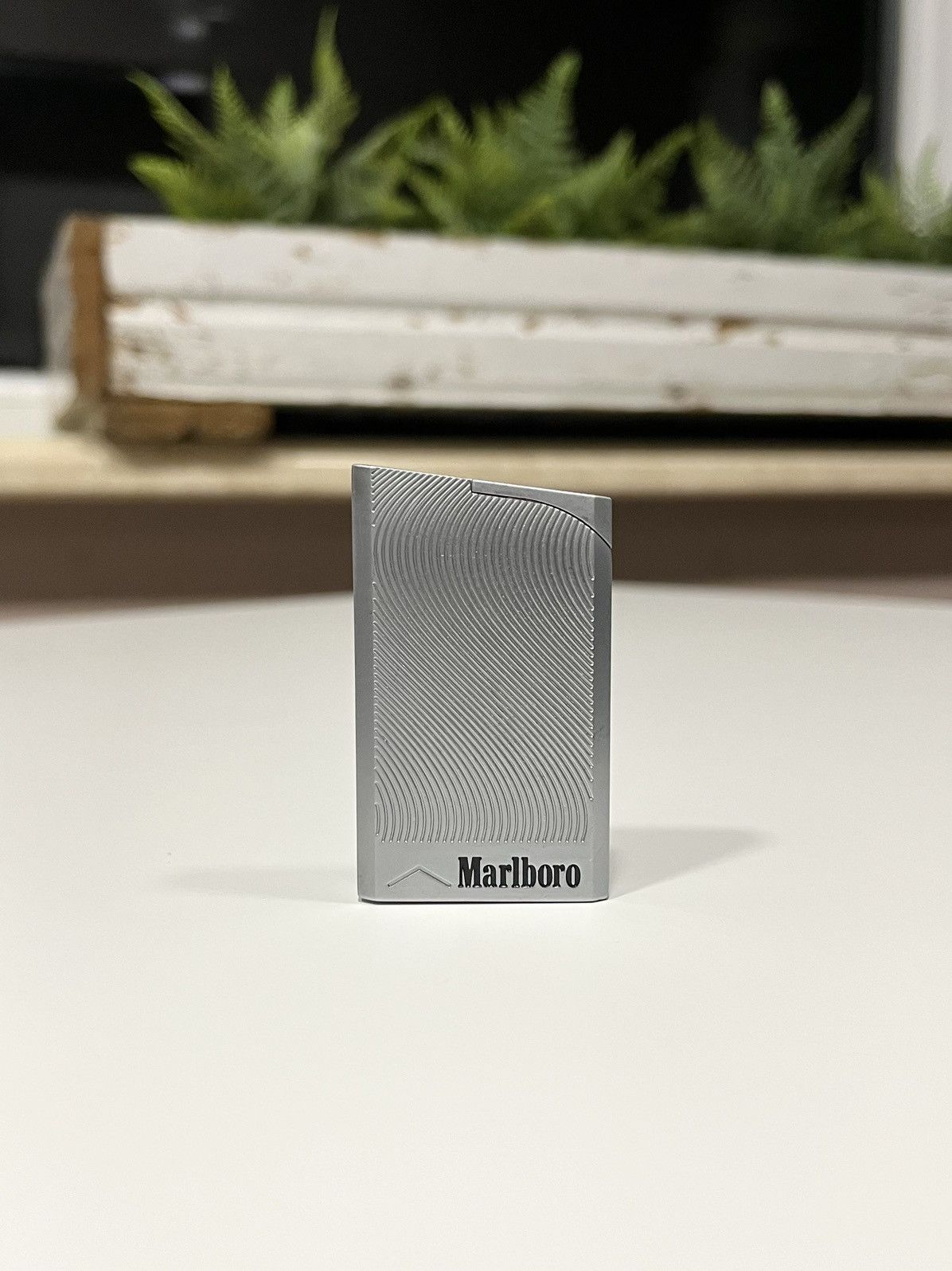 Vintage ★0% TAX★ ELEGANCE MARLBORO METAL PUNK ROCK LIGHTER CHROME Size ONE SIZE - 3 Thumbnail