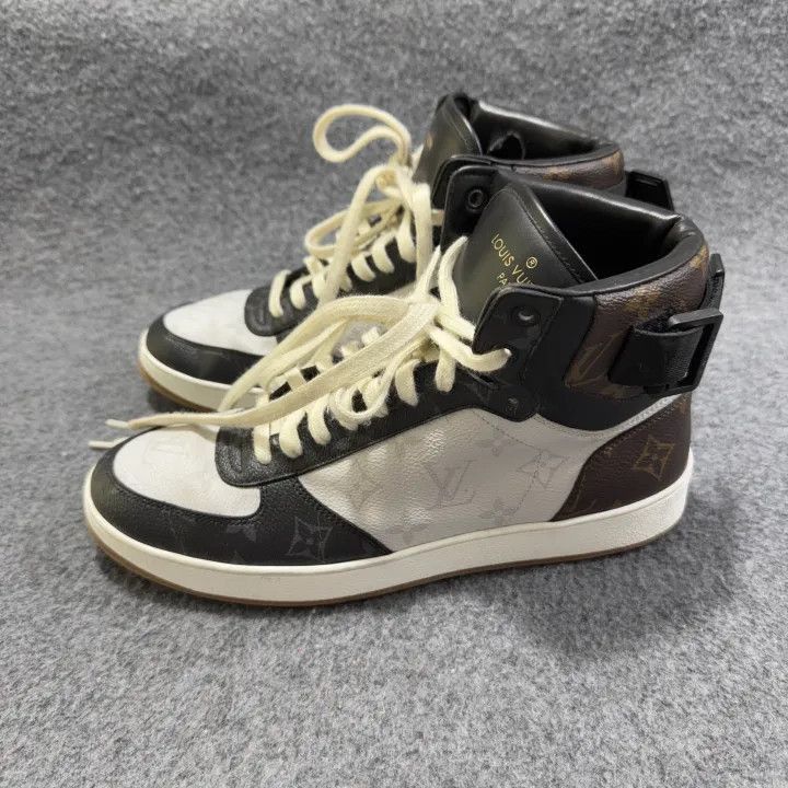 Louis Vuitton Louis Vuitton Rivoli Sneakers in Black and White -2508 Size US 8.5 / EU 41-42 - 1 Thumbnail