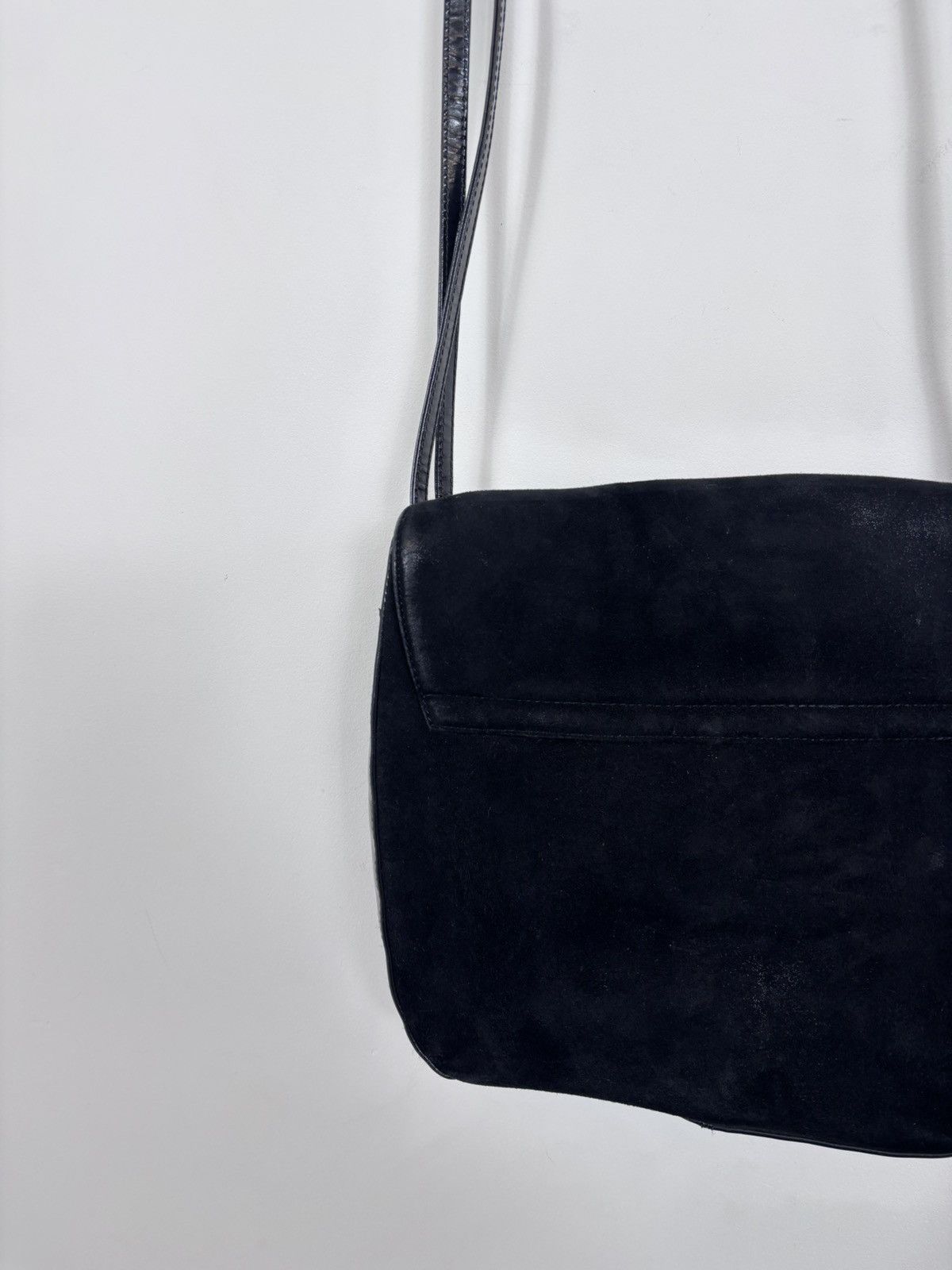 Bally Bally Black Suede Patent Leather Shoulder Bag Size ONE SIZE - 18 Thumbnail
