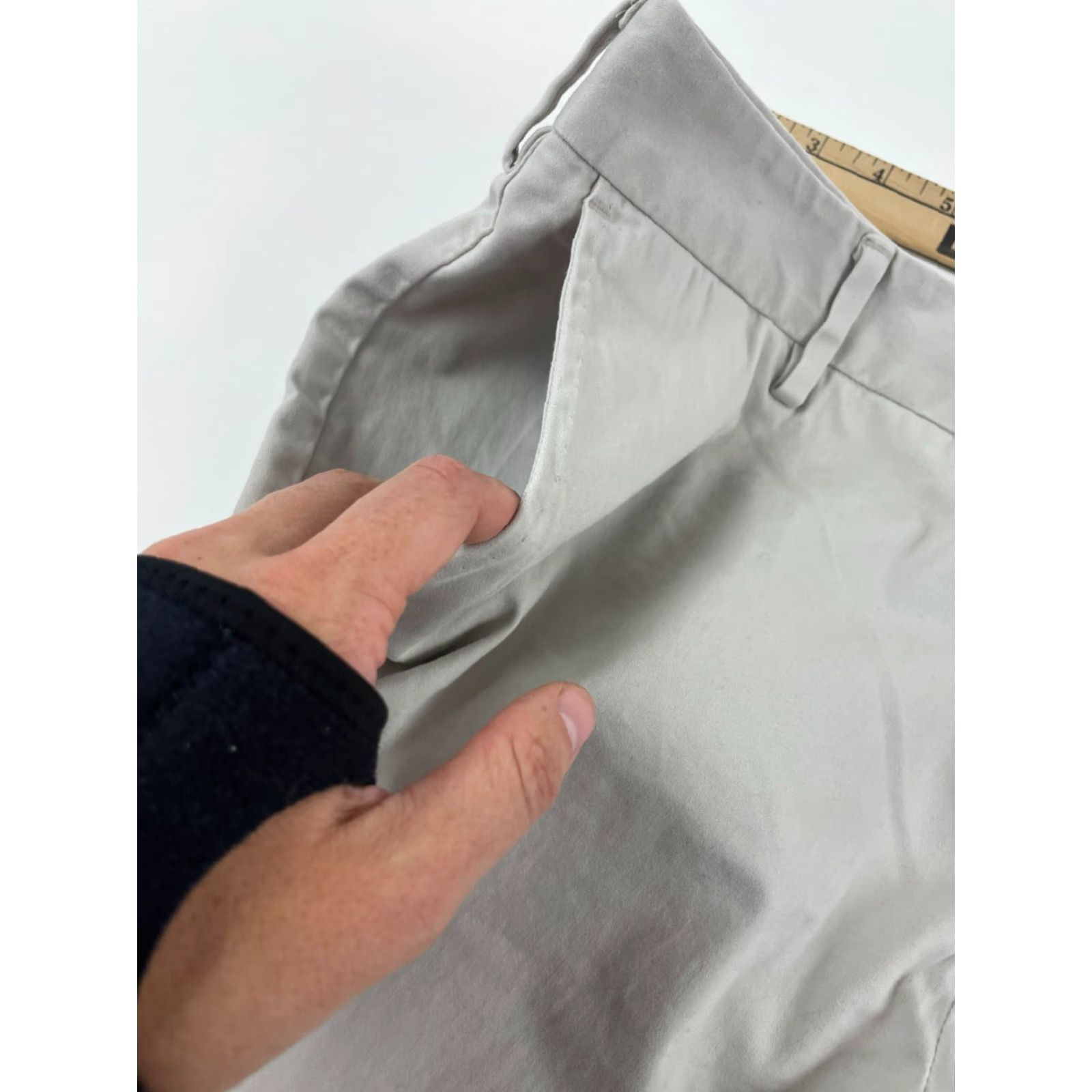 Vintage J.Hilburn Shorts Mens 35 Beige Flat Front Chino Outdoor Classic Cotton Spandex Pockets Size US 34 / EU 50 - 3 Thumbnail