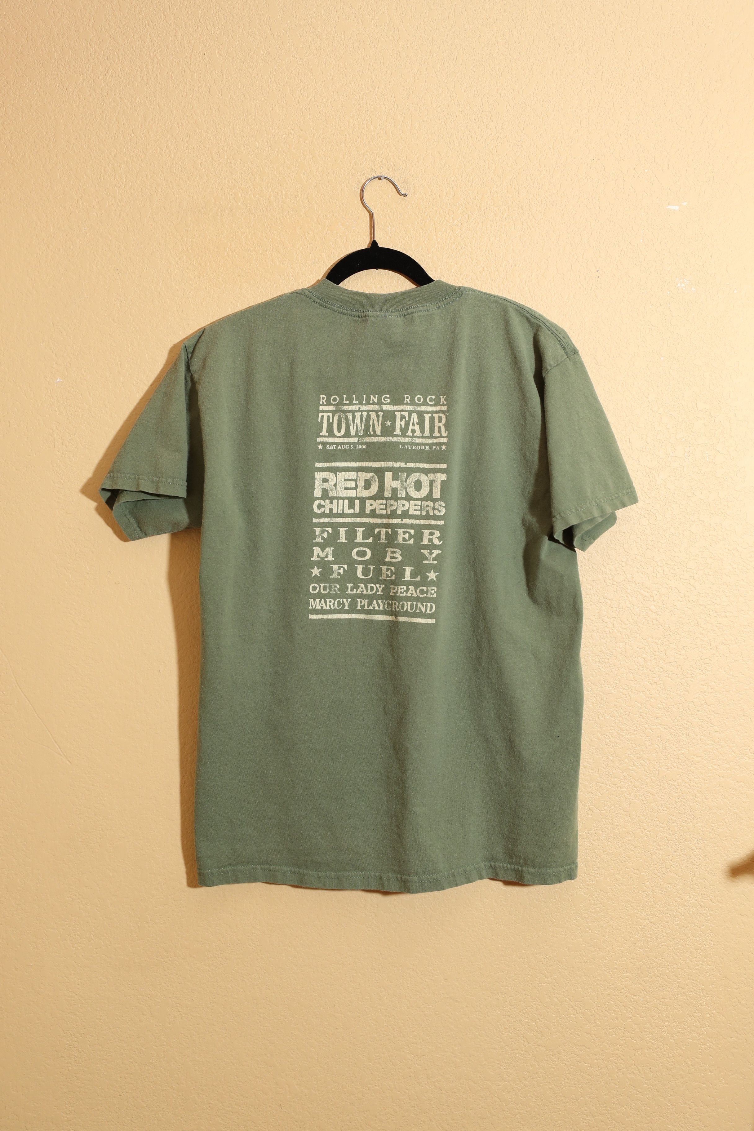 Band Tees × Gildan × Vintage Rolling Rock Town Fair 2000 Red Hot Chili Peppers Tee (L) Size US L / EU 52-54 / 3 - 2 Thumbnail