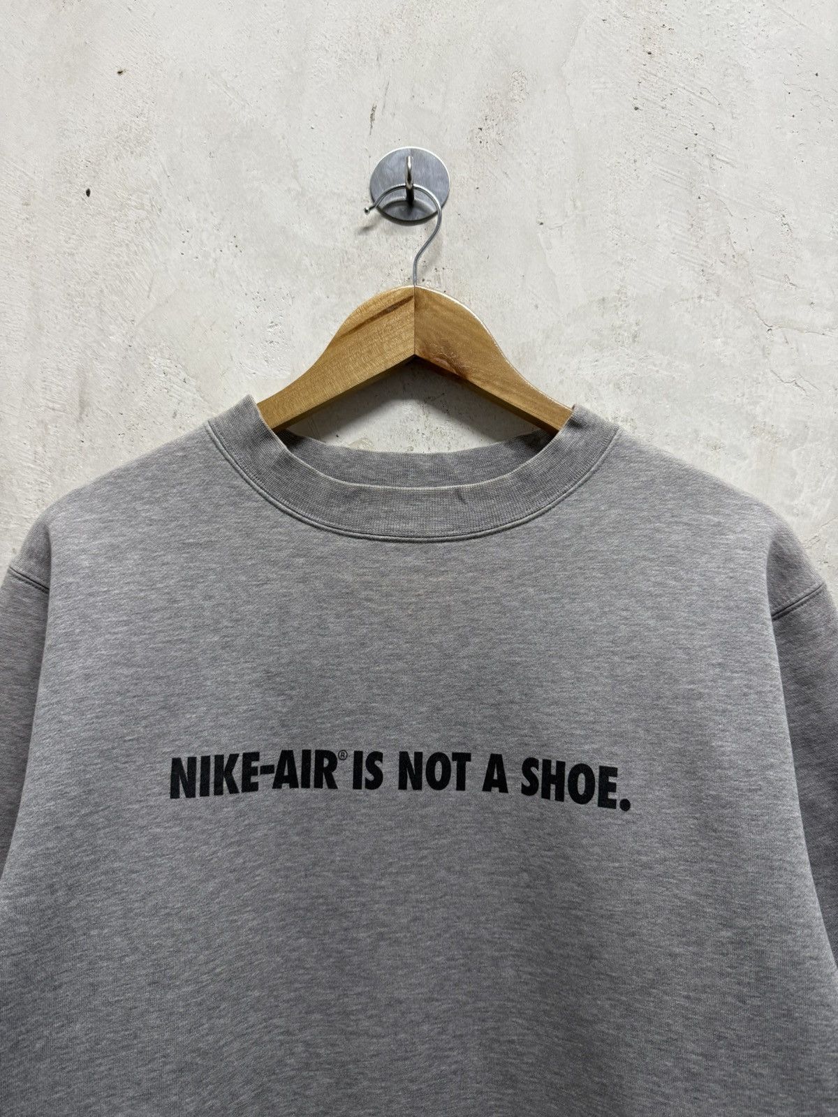 Nike 2000s Distressed Nike-Air is Not a Shoe Crewneck Size US L / EU 52-54 / 3 - 2 Thumbnail
