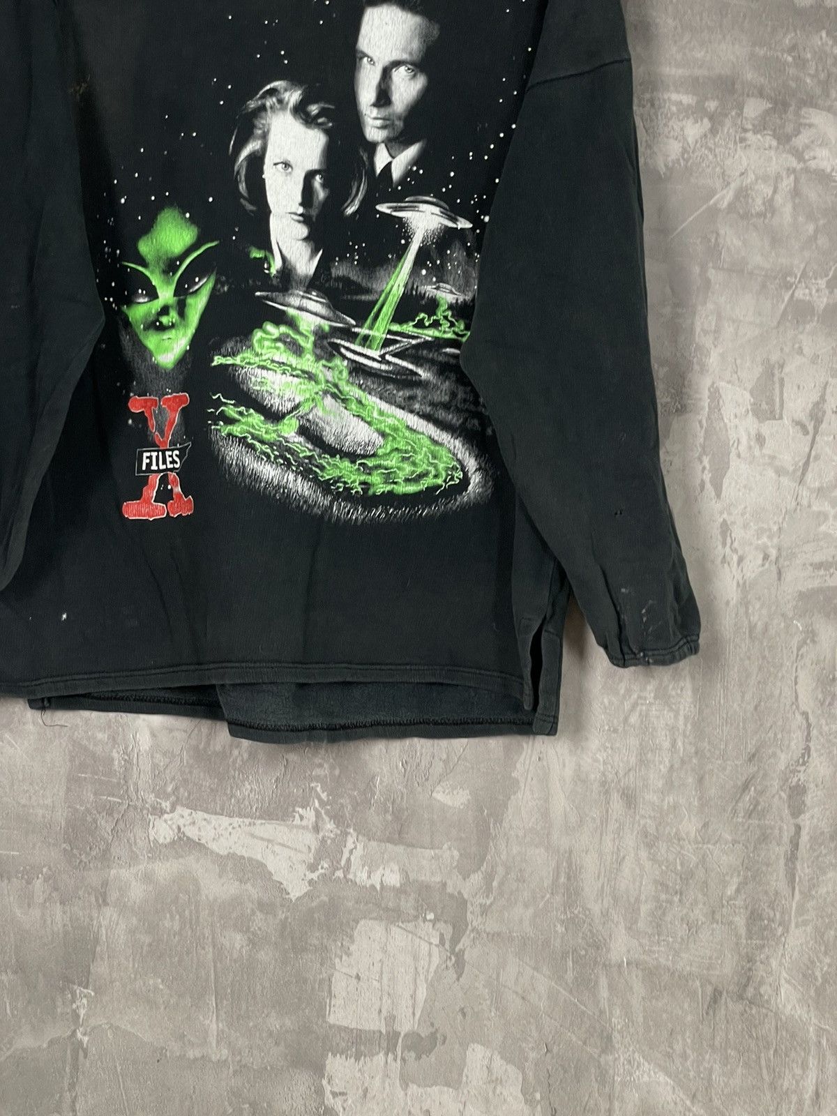 Vintage Vintage The X Files Faded Distressed Graphic 90s Hoodie Size US M / EU 48-50 / 2 - 6 Thumbnail