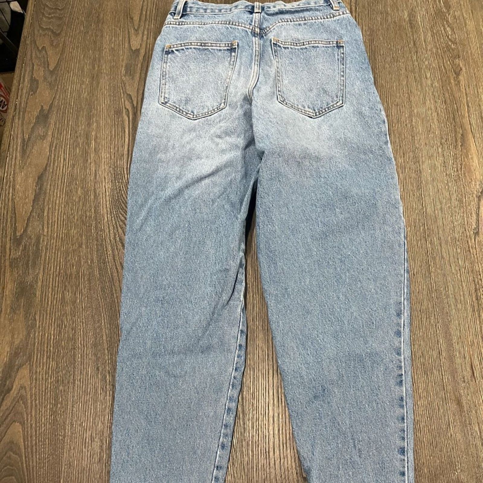 Asos ASOS Denim Blue Light Wash High Waisted Slim Mom Jeans28 Size 28" / US 6 / IT 42 - 10 Thumbnail