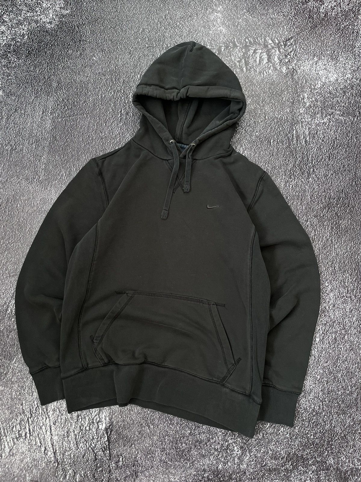 Nike Vintage Nike Y2K Full Black Faded Distressed Hoodie Size US M / EU 48-50 / 2 - 2 Thumbnail