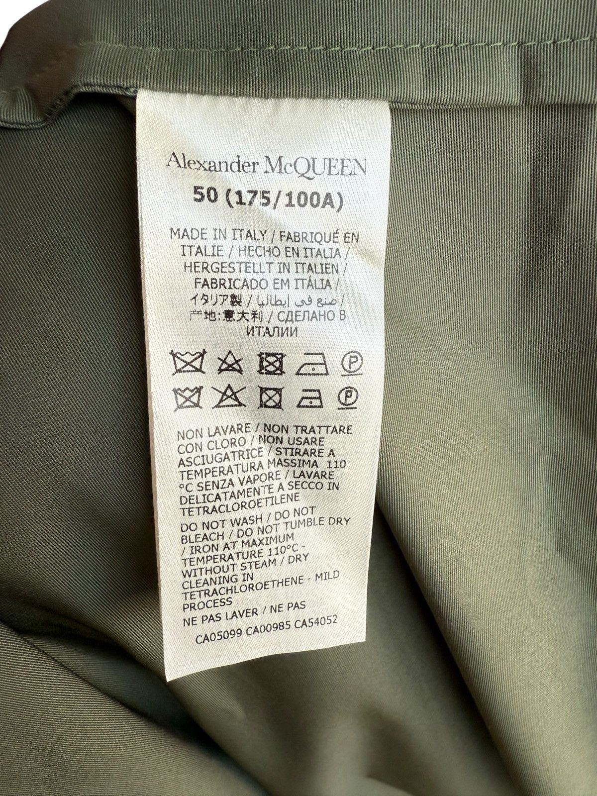 Alexander McQueen Alexander McQueen logo-printed windbreaker Size US M / EU 48-50 / 2 - 7 Thumbnail