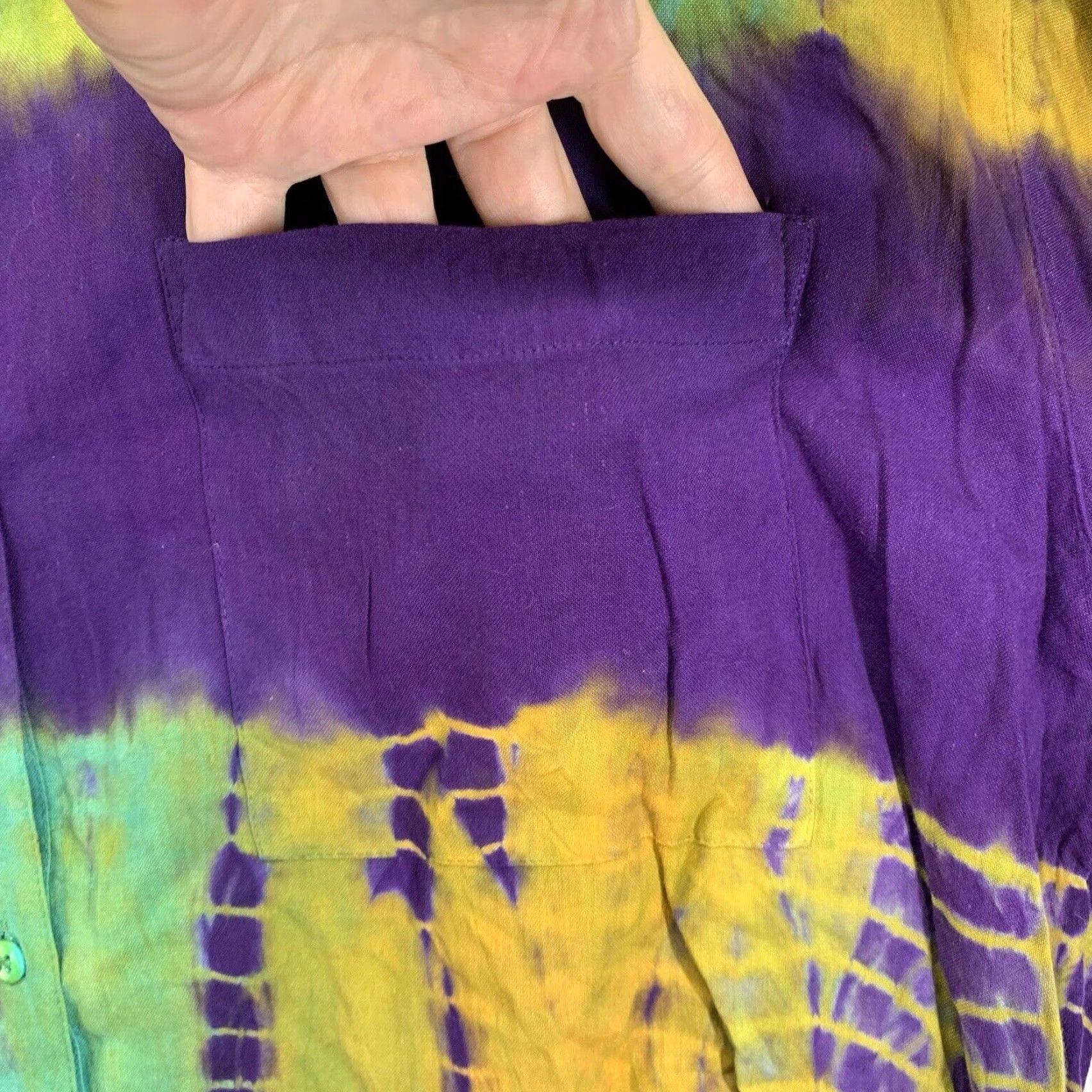 Vintage VINTAGE DD Diner Women's Casual Shirt Short Sleeve Medium Red 80s Bohemian Mardi Gras Size M / US 6-8 / IT 42-44 - 7 Thumbnail