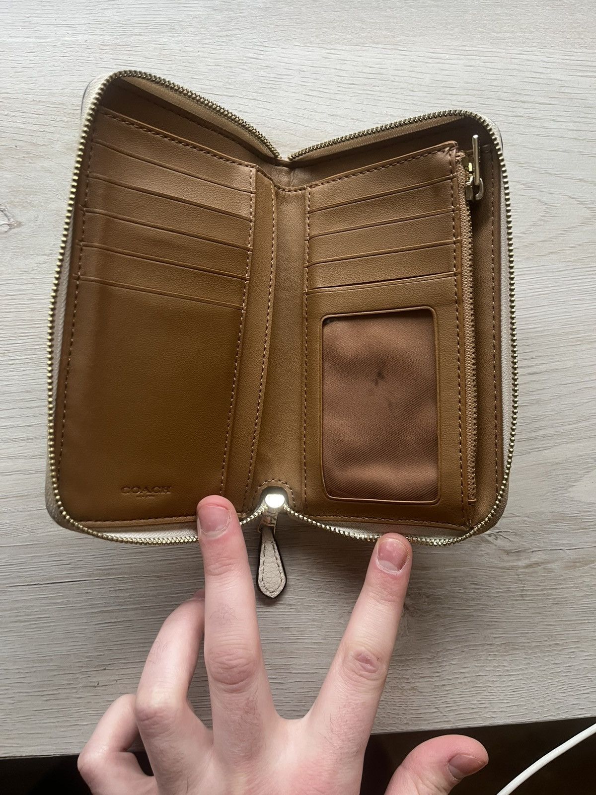 Coach Coach Medium ID Zip Wallet in refined chalk pebble leather Size ONE SIZE - 4 Thumbnail