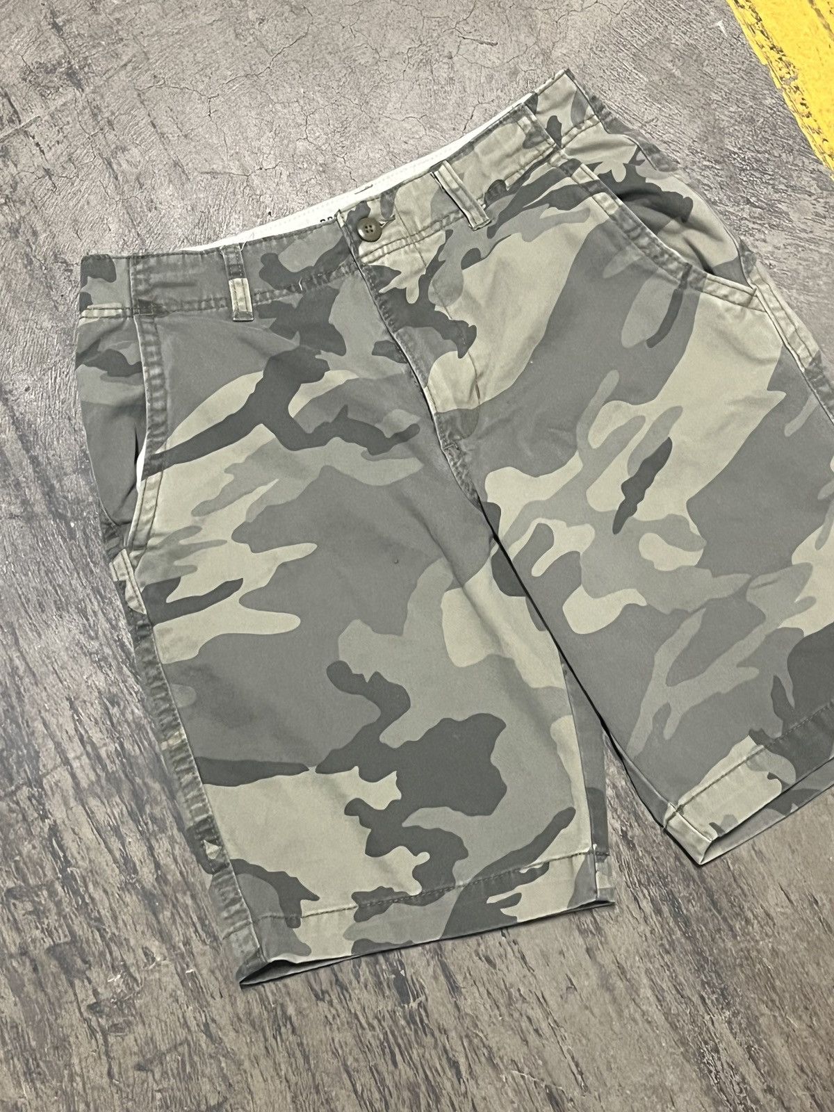 Vintage Y2K camo cargo jorts Size US 31 - 3 Thumbnail