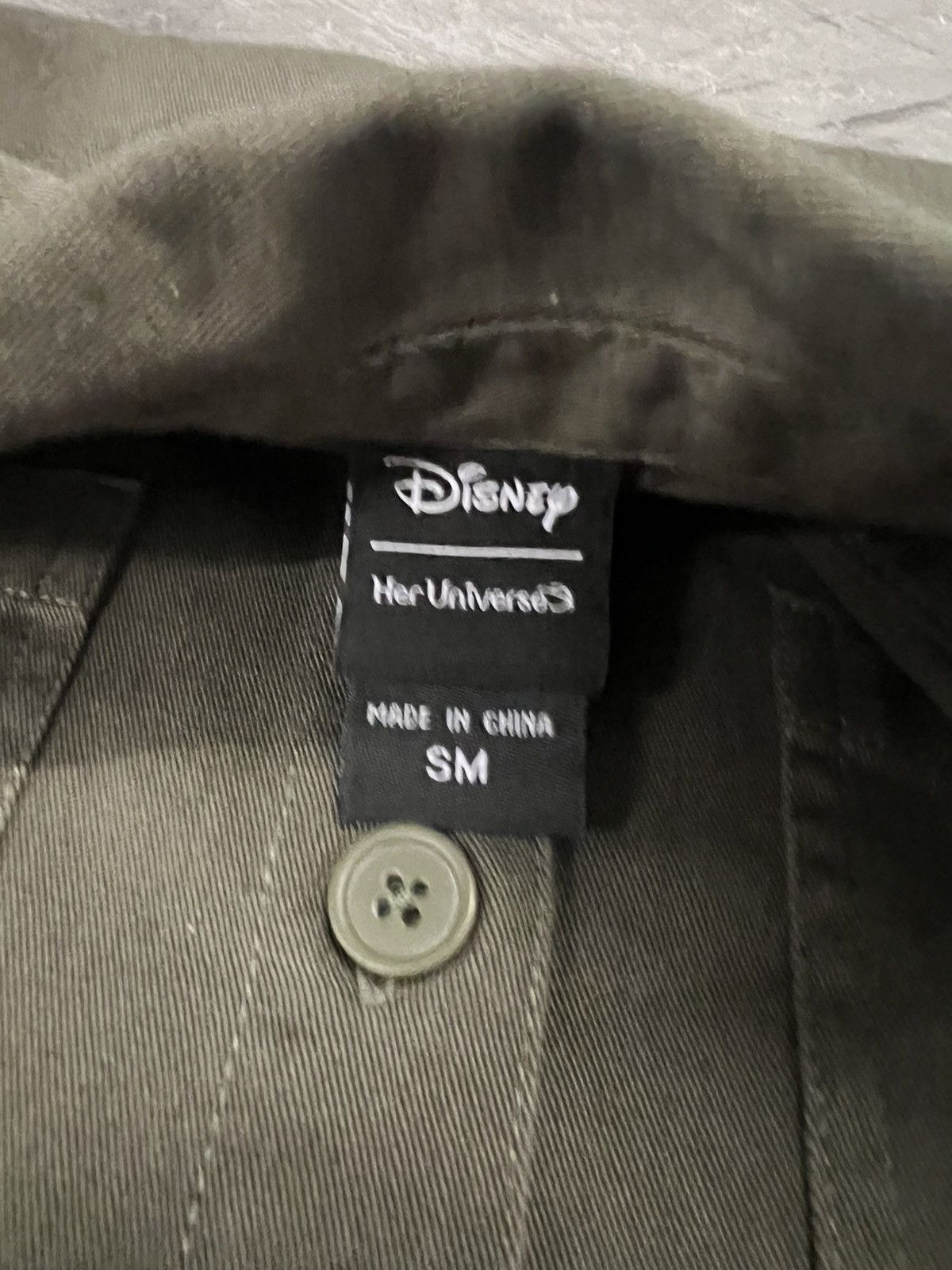 Disney 2021 Epcot Mickey and Minnie’s apple orchard shirt Size US M / EU 48-50 / 2 - 5 Thumbnail