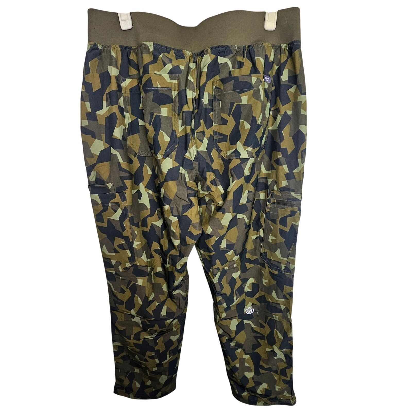 Figue Figs Women Green Camo Print Cargo Scrub Pants Sz LP Nurse Size 33" - 8 Thumbnail