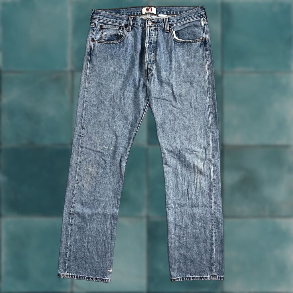 Levi's Levi's 501 Vintage Jeans 34x32 Blue Light Wash 34 32 Men Regular 90s Straight Core Levi'S 501 Series Vintage Size US 34 / EU 50 - 1 Thumbnail