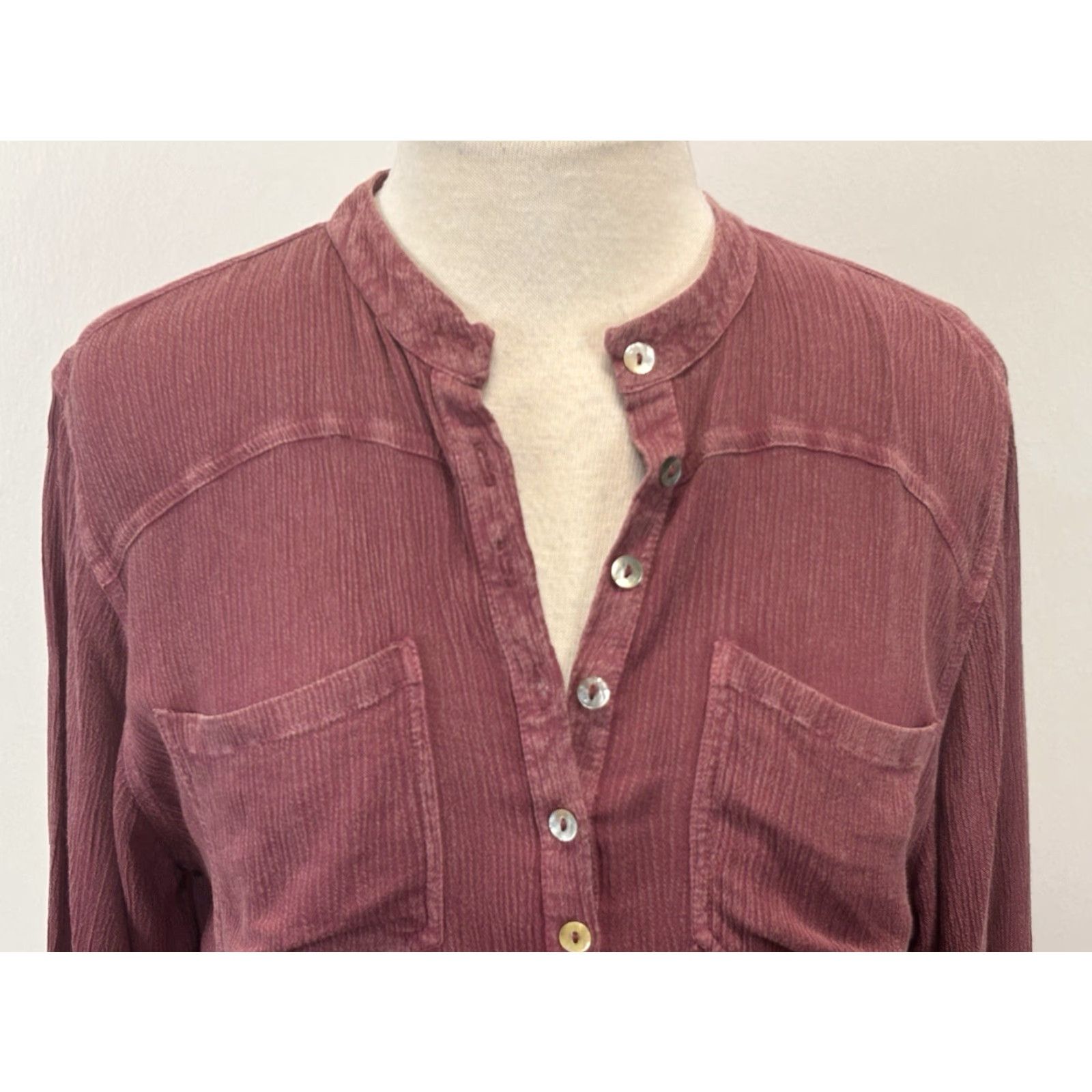 Soft Surroundings VINTAGE Soft Surroundings Tunic Shirt Medium Mauve Crinkle Pocket 1/4 Button Women Long Sleeve - Casual Size M / US 6-8 / IT 42-44 - 5 Thumbnail