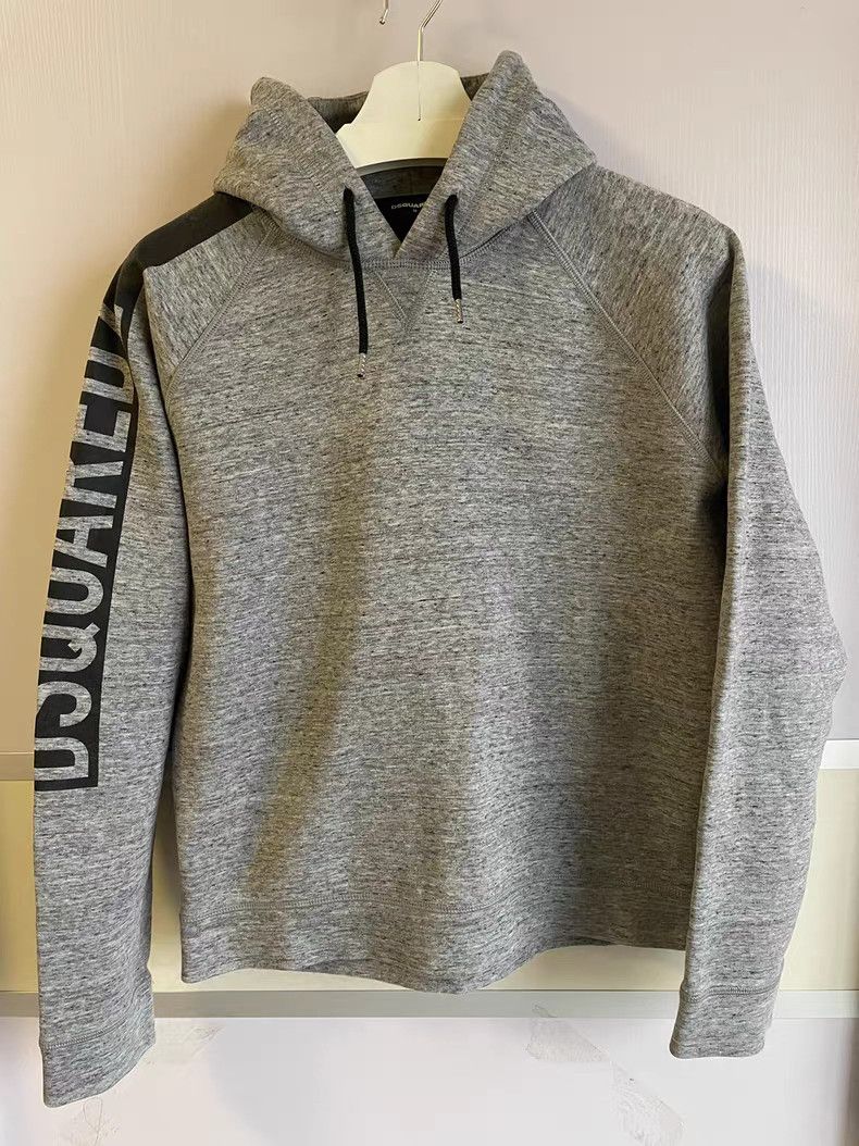 Dsquared2 DSQUARED2 D2 Classic Grey Hoodie Size US S / EU 44-46 / 1 - 1 Thumbnail