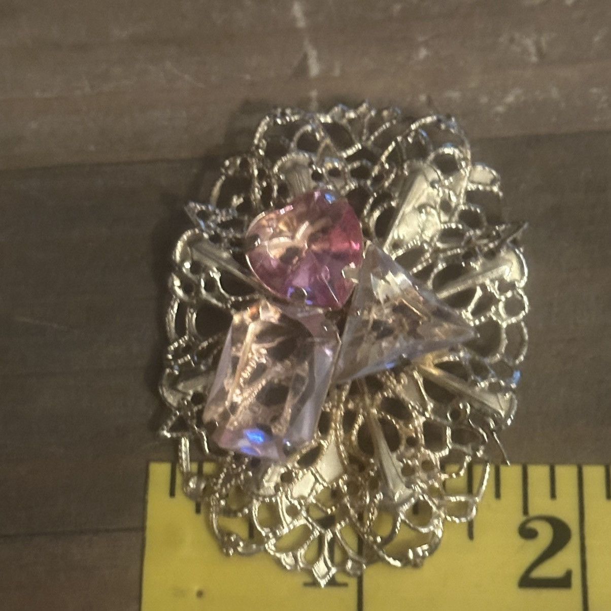 Vintage Vintage gold tone pink gemstone filigree brooch Size ONE SIZE - 2 Thumbnail