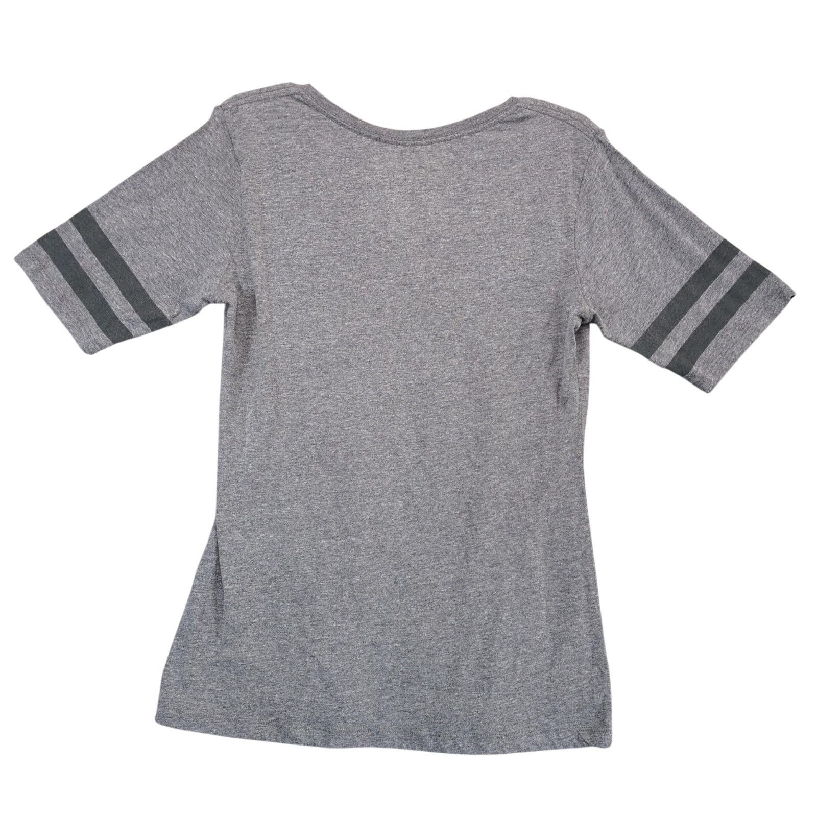 Nintendo Nintendo NES Keep It Classic Gray V-Neck T-Shirt Women's XL Size XL / US 12-14 / IT 48-50 - 3 Thumbnail