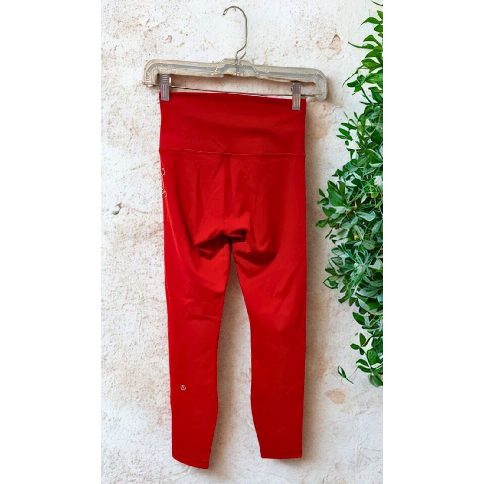 Lululemon Lululemon x Orangetheory Wunder Train HR Tight 25” Size 4 Size 27" / US 4 / IT 40 - 8 Thumbnail