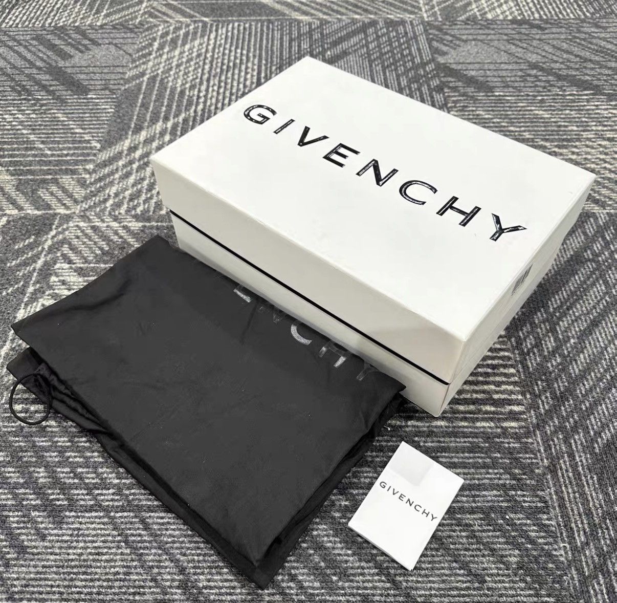 Givenchy Givenchy City Sport Leather Webbing Low-Top Sneakers J42 Size US 7 / EU 40 - 8 Thumbnail