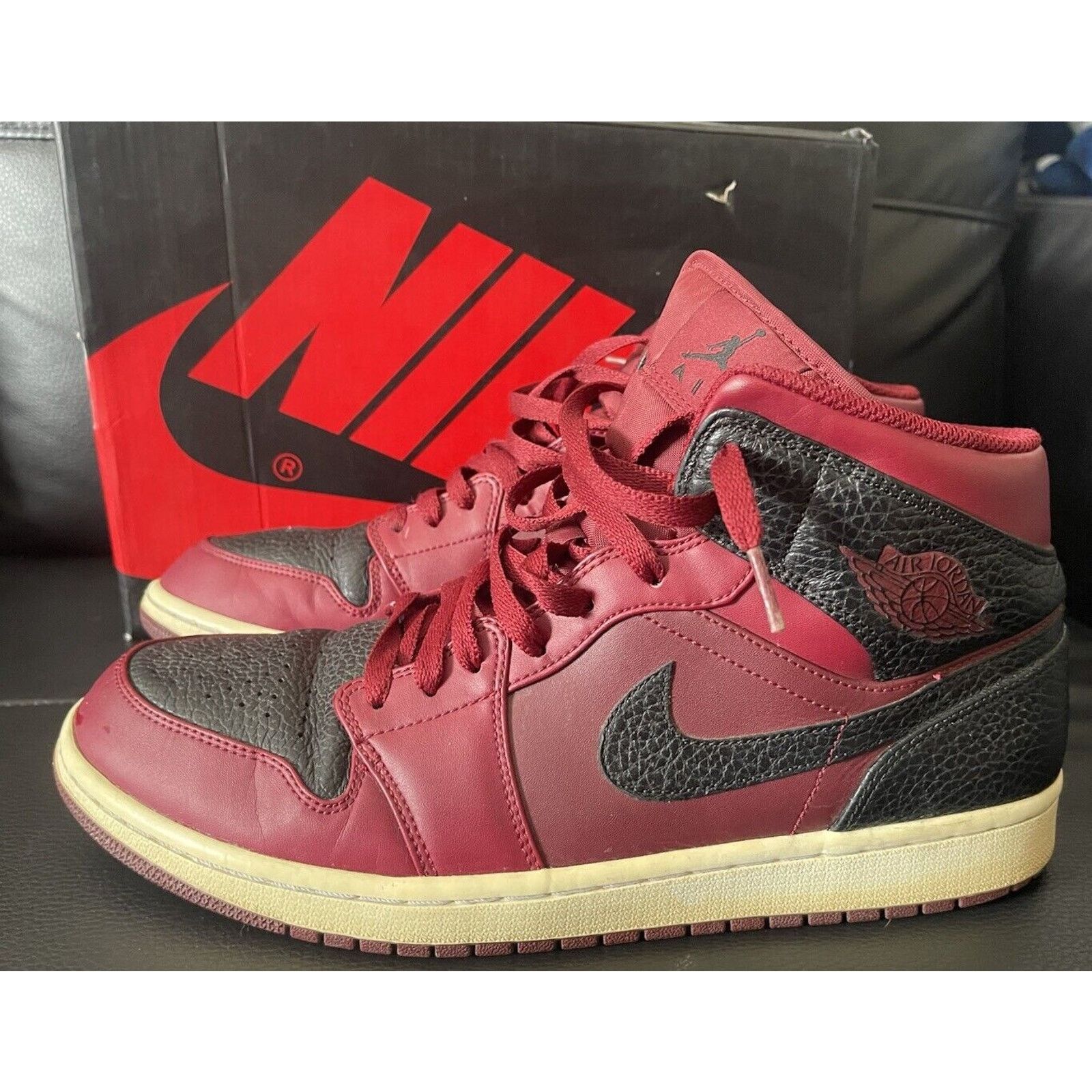 Nike Nike Air Jordan 1 Retro “Reverse Banned” 554724-601 Men 11.5 Size US 10.5 / EU 43-44 - 3 Thumbnail
