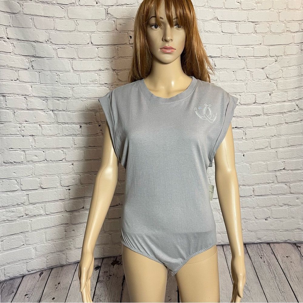Free People NWT New $78 Free People Go-To Graphic Grey Bodysuit Size S Size S / US 4 / IT 40 - 3 Thumbnail