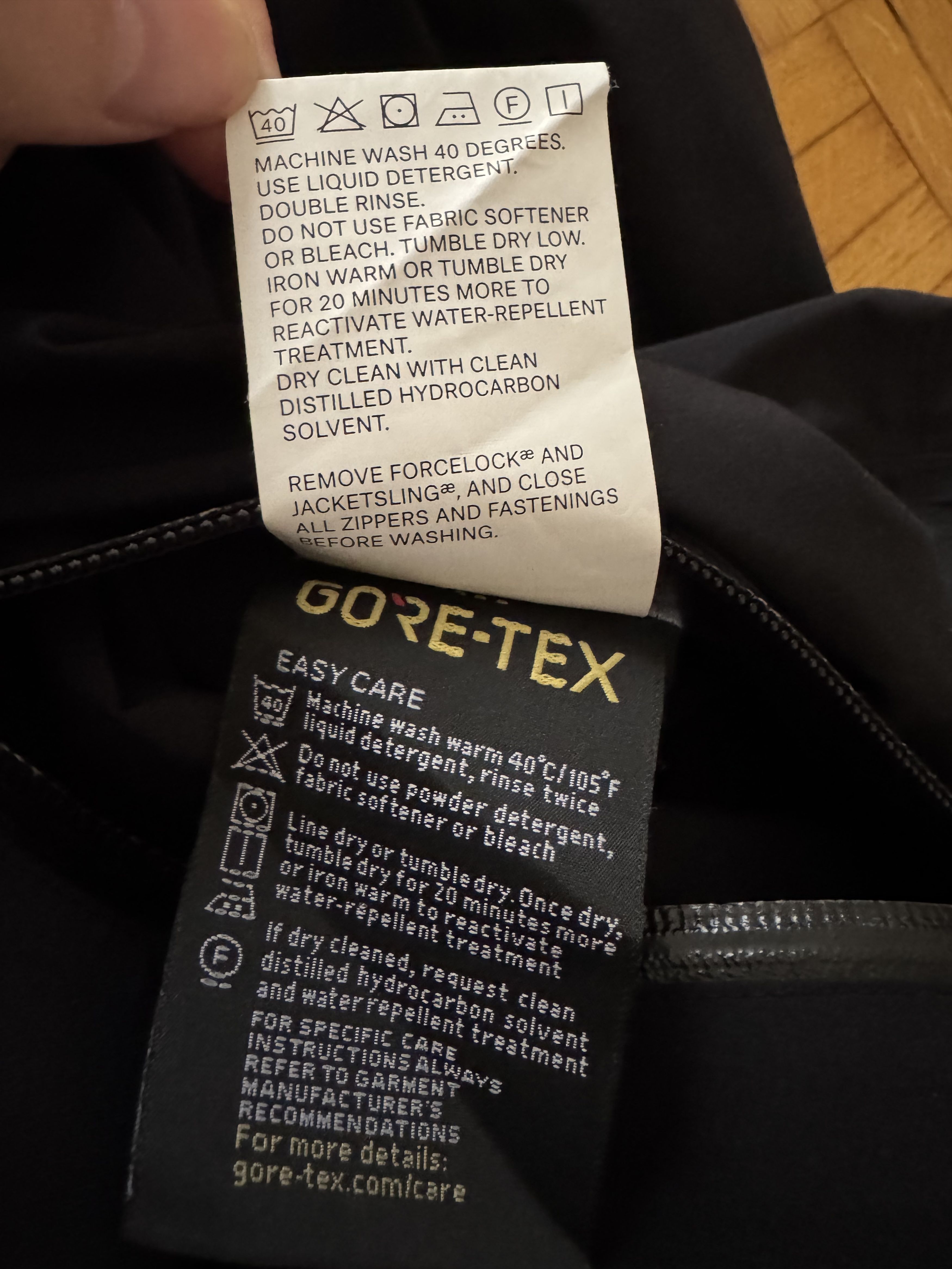 Acronym Acronym J1B-GT Size US S / EU 44-46 / 1 - 7 Thumbnail
