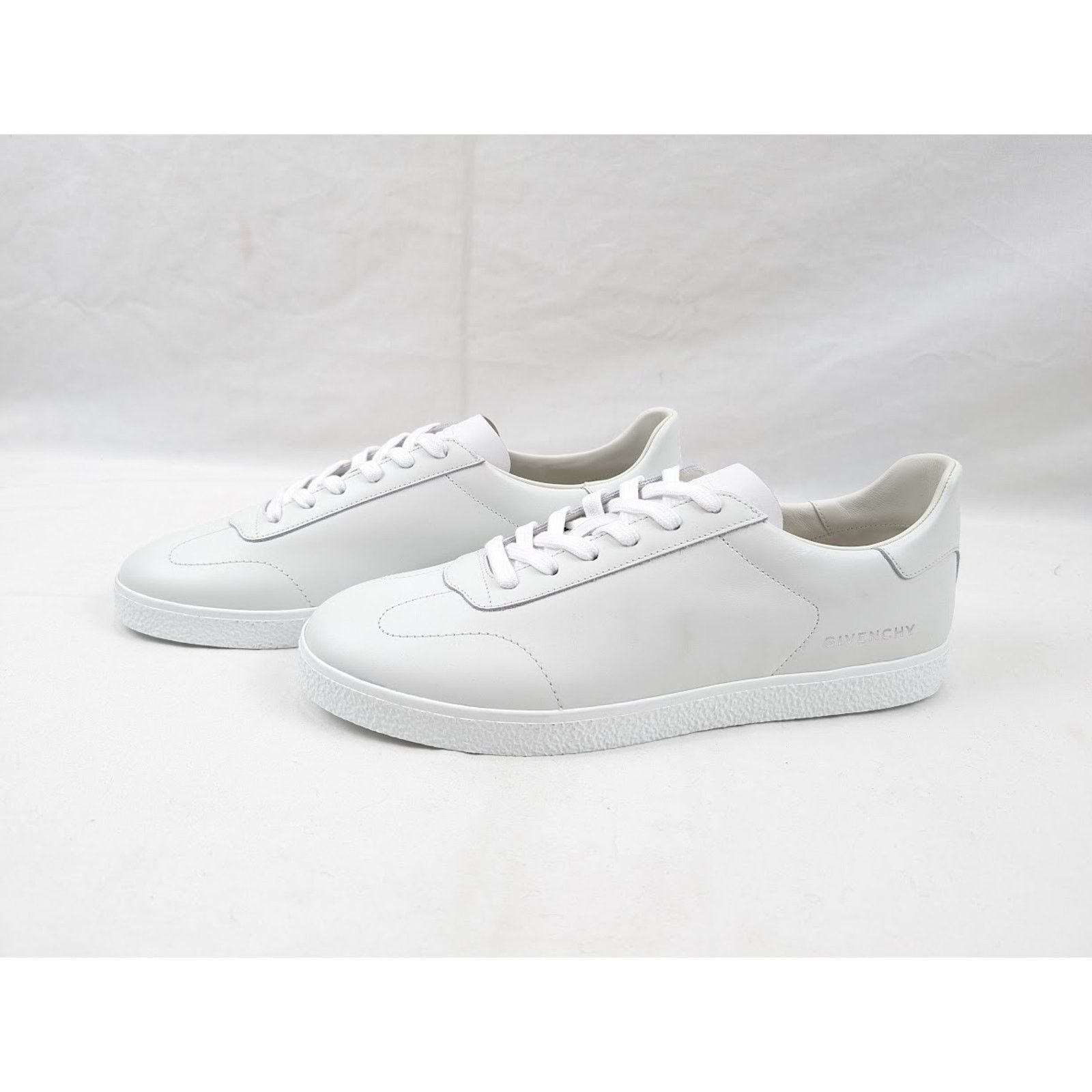 Givenchy o1rshd1 Low-Top Sneakers in White Size US 12 / EU 45 - 16 Thumbnail